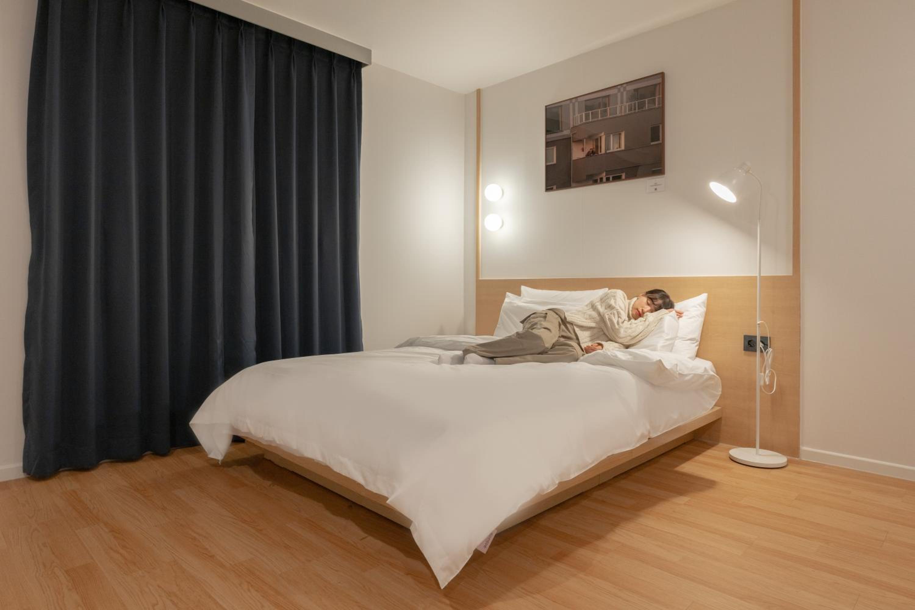 Standard Double Room - Photo 8