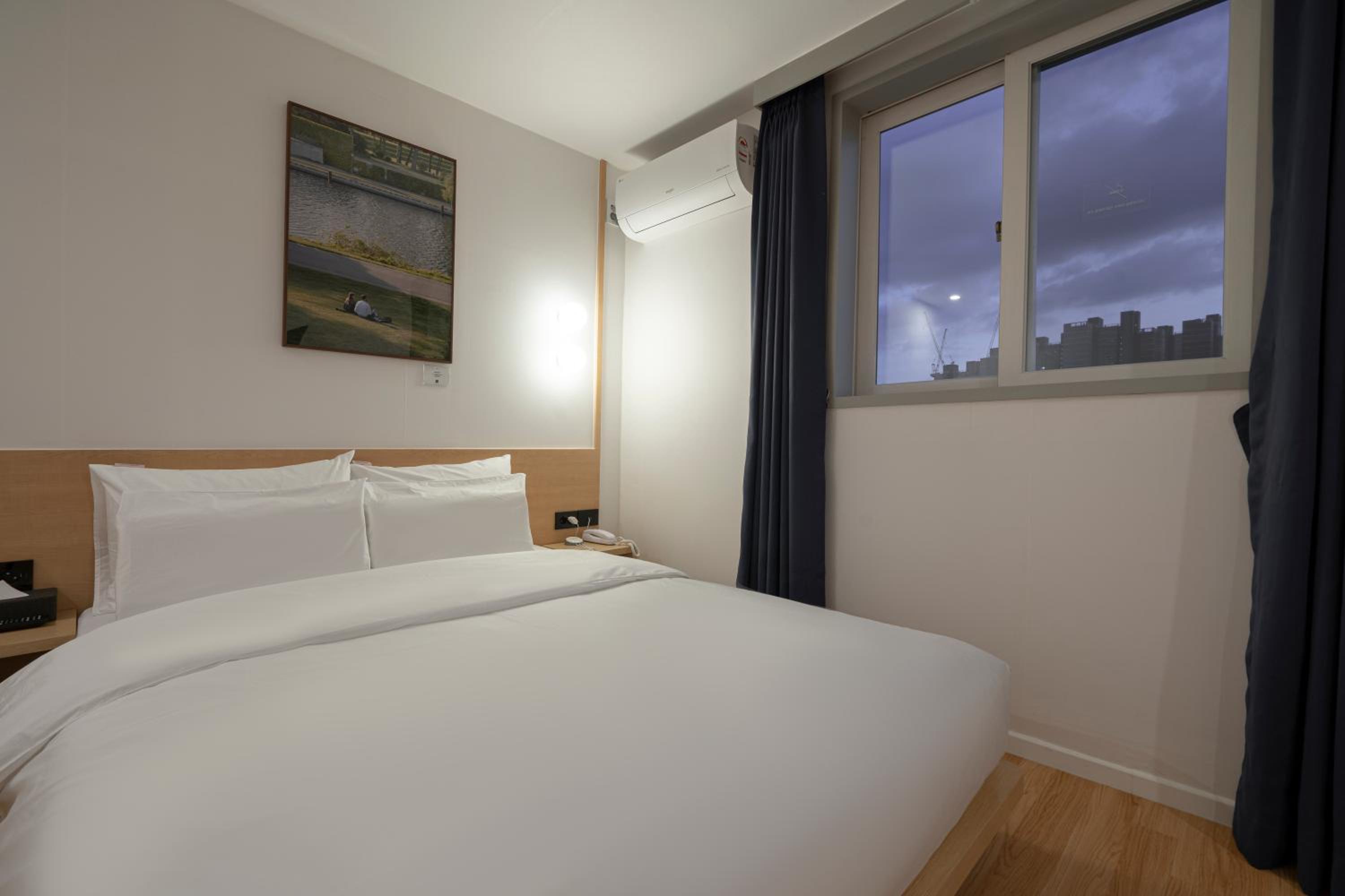 Deluxe Double Room with Yoga - Photo 6