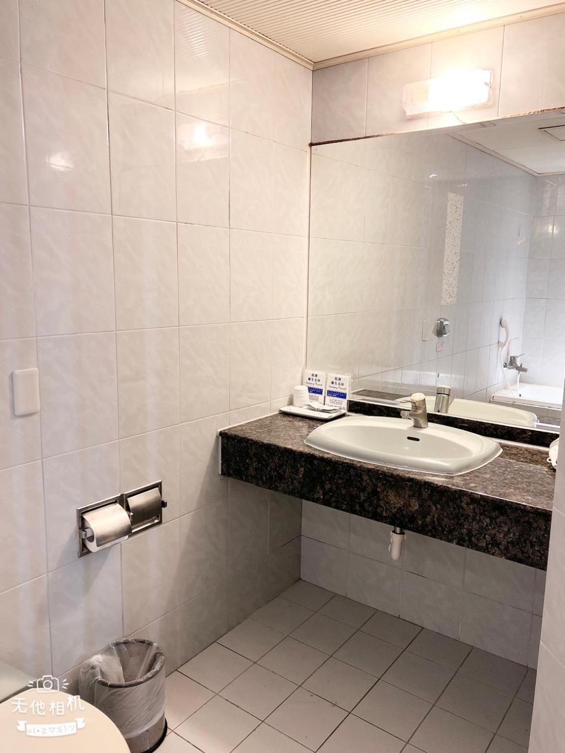 Budget Double Room - Photo 8