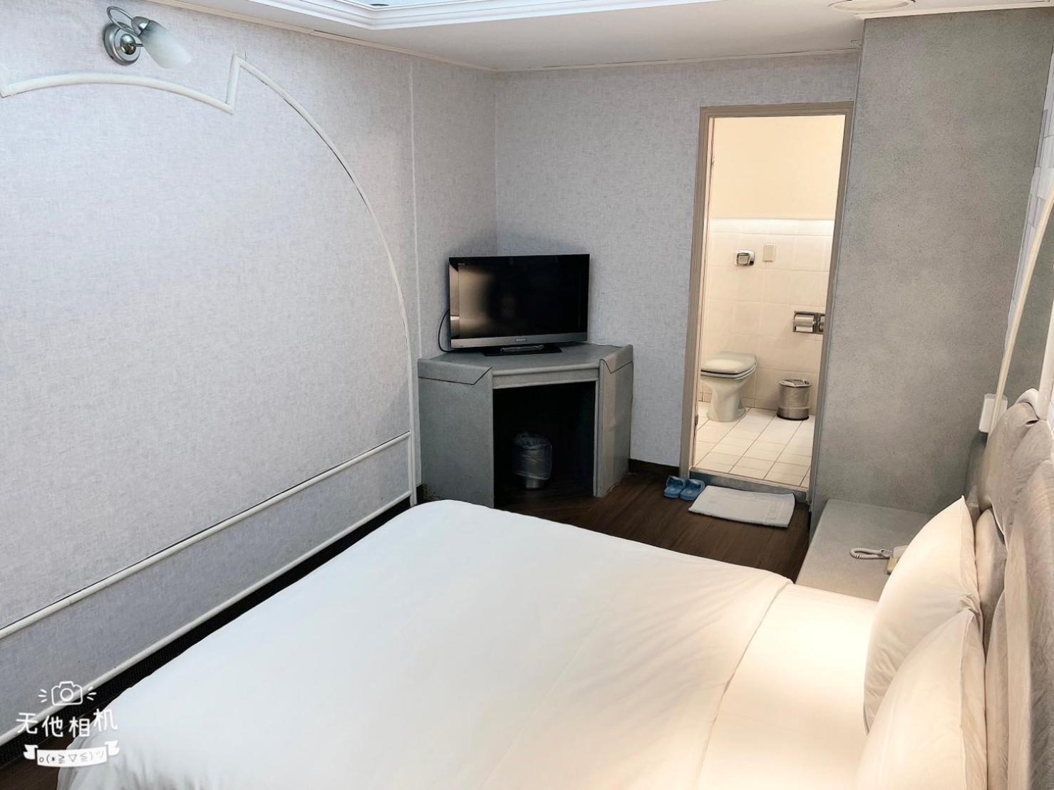 Budget Double Room - Photo 2