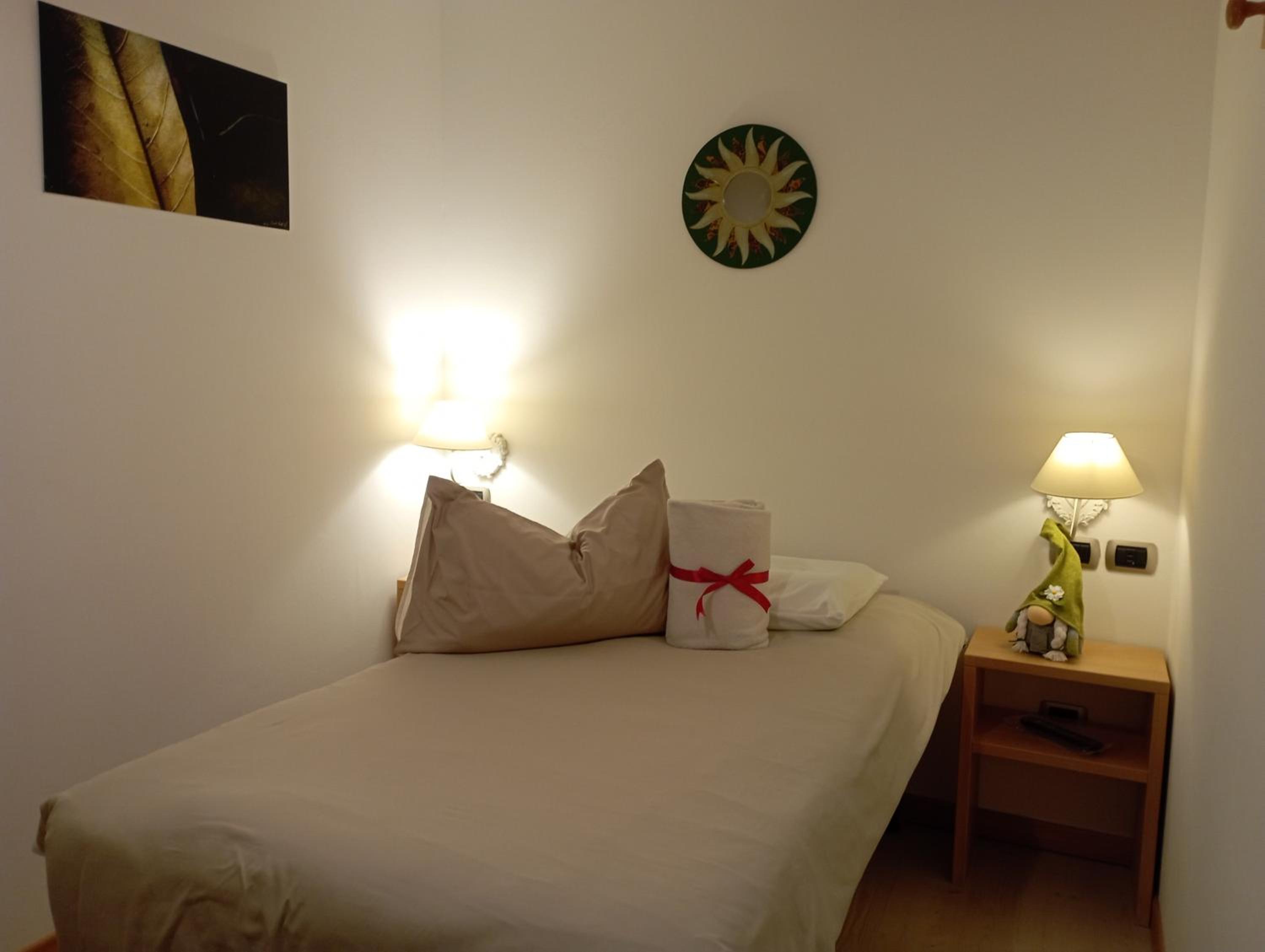Single Room with Private Bathroom photo 1