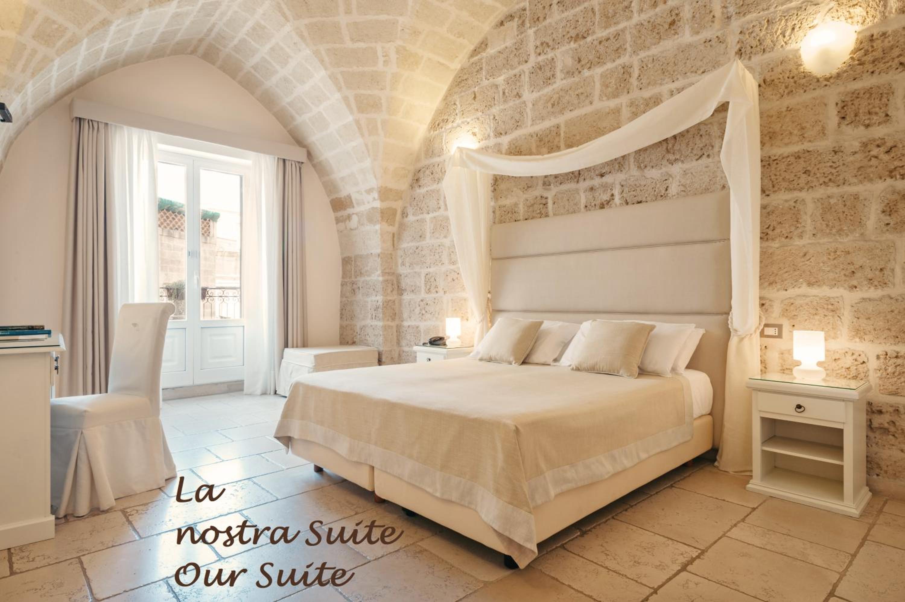 Suite - Photo 1