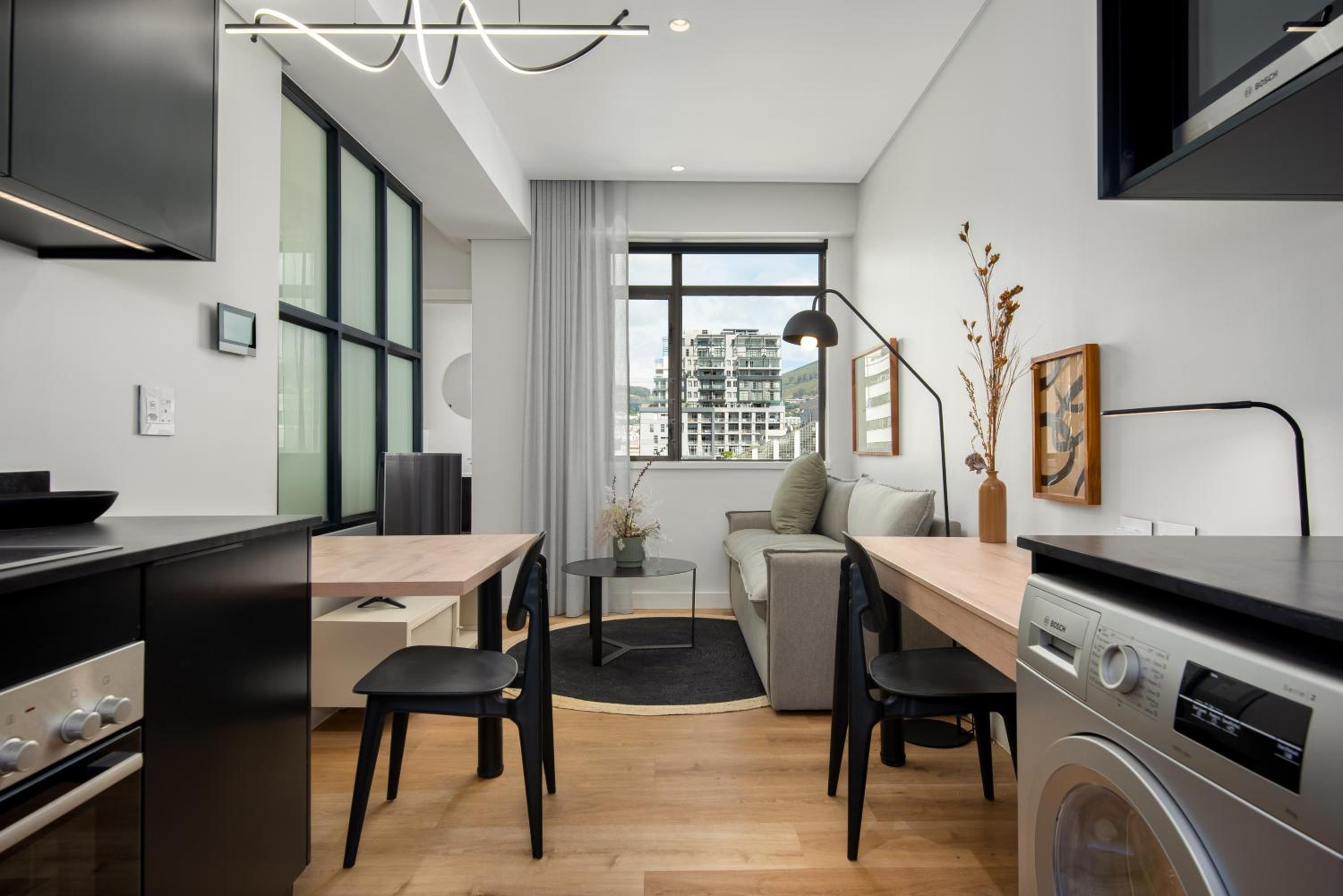One-Bedroom Apartment - Photo 3