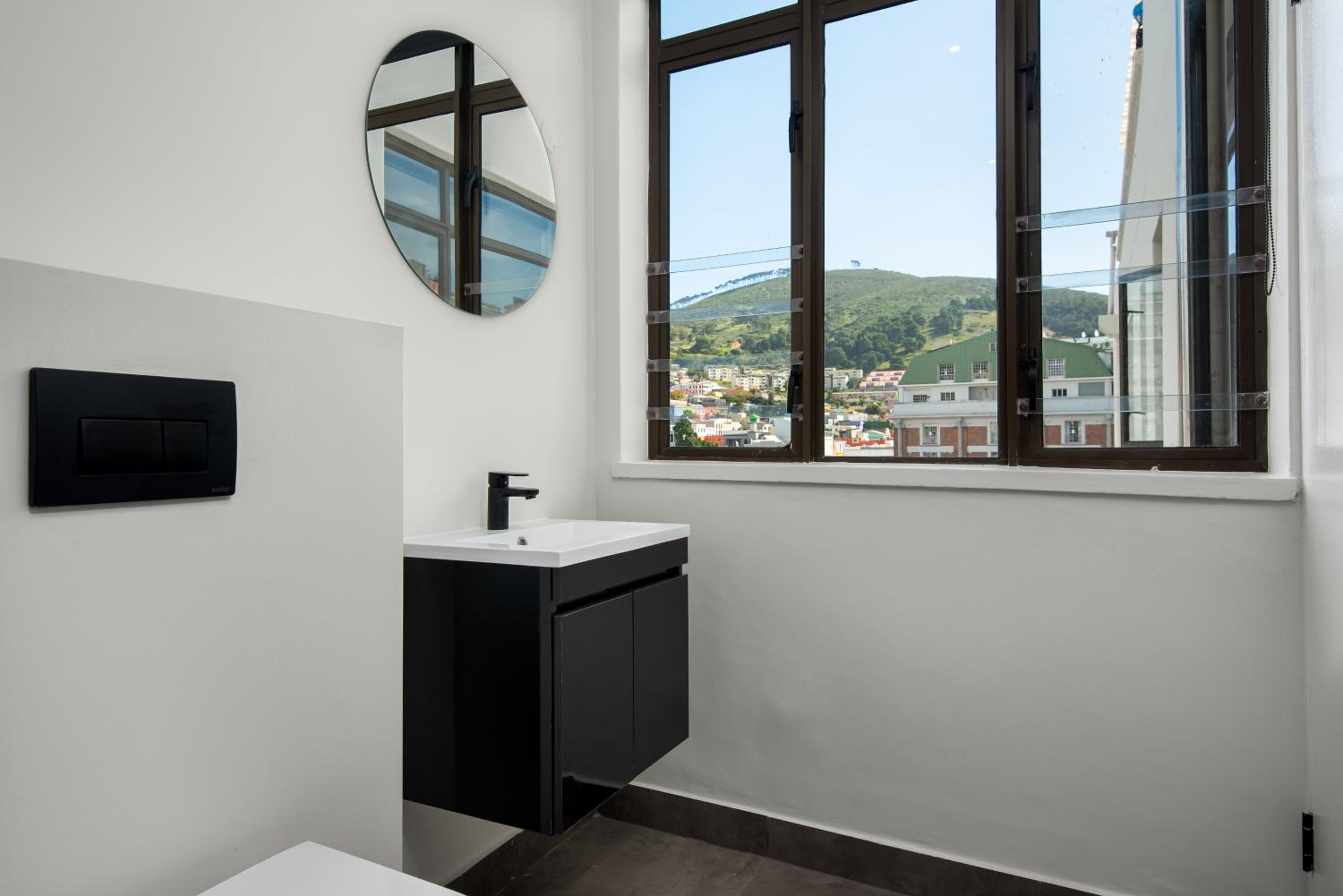 One-Bedroom Apartment - Photo 13