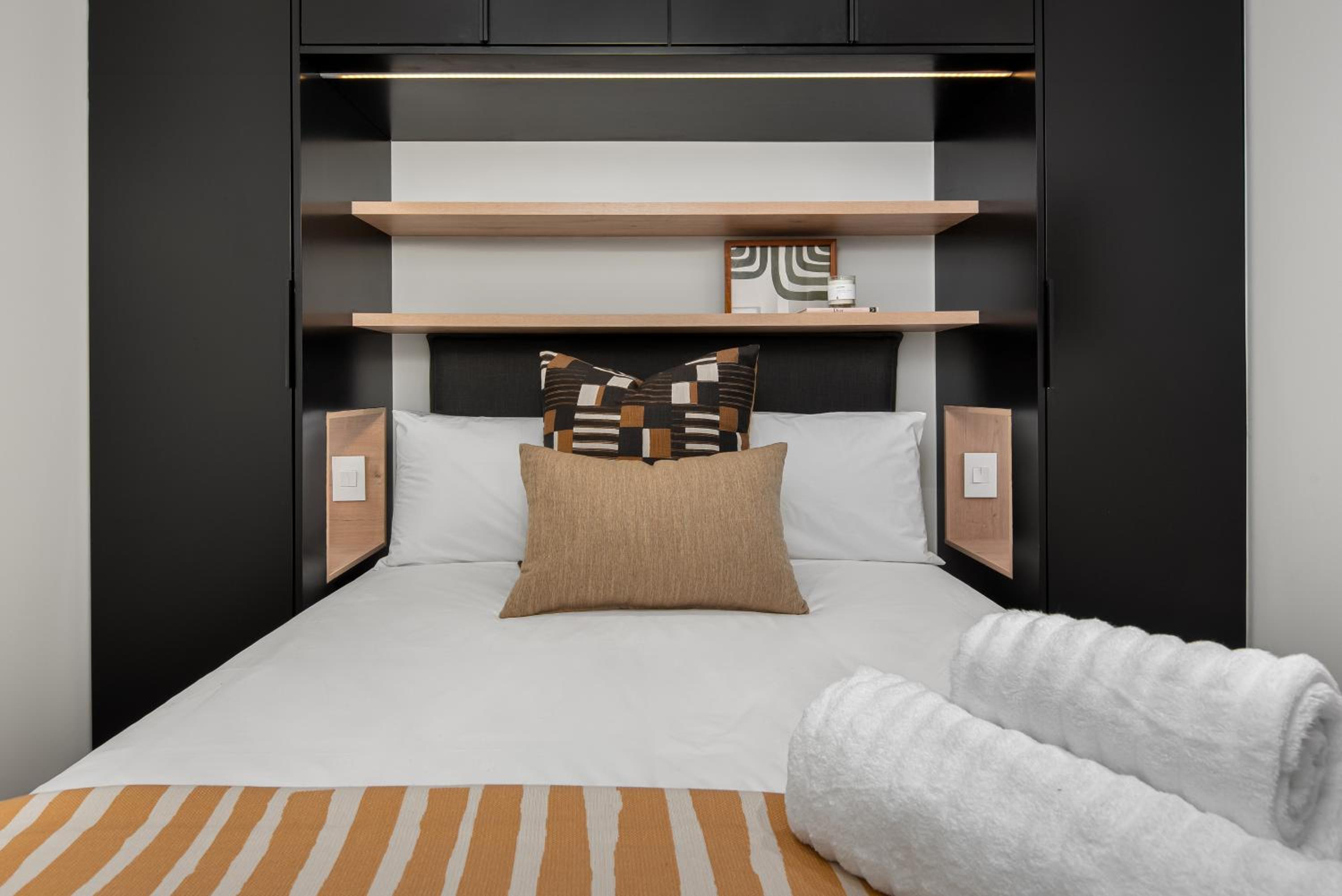 One-Bedroom Apartment - Photo 14