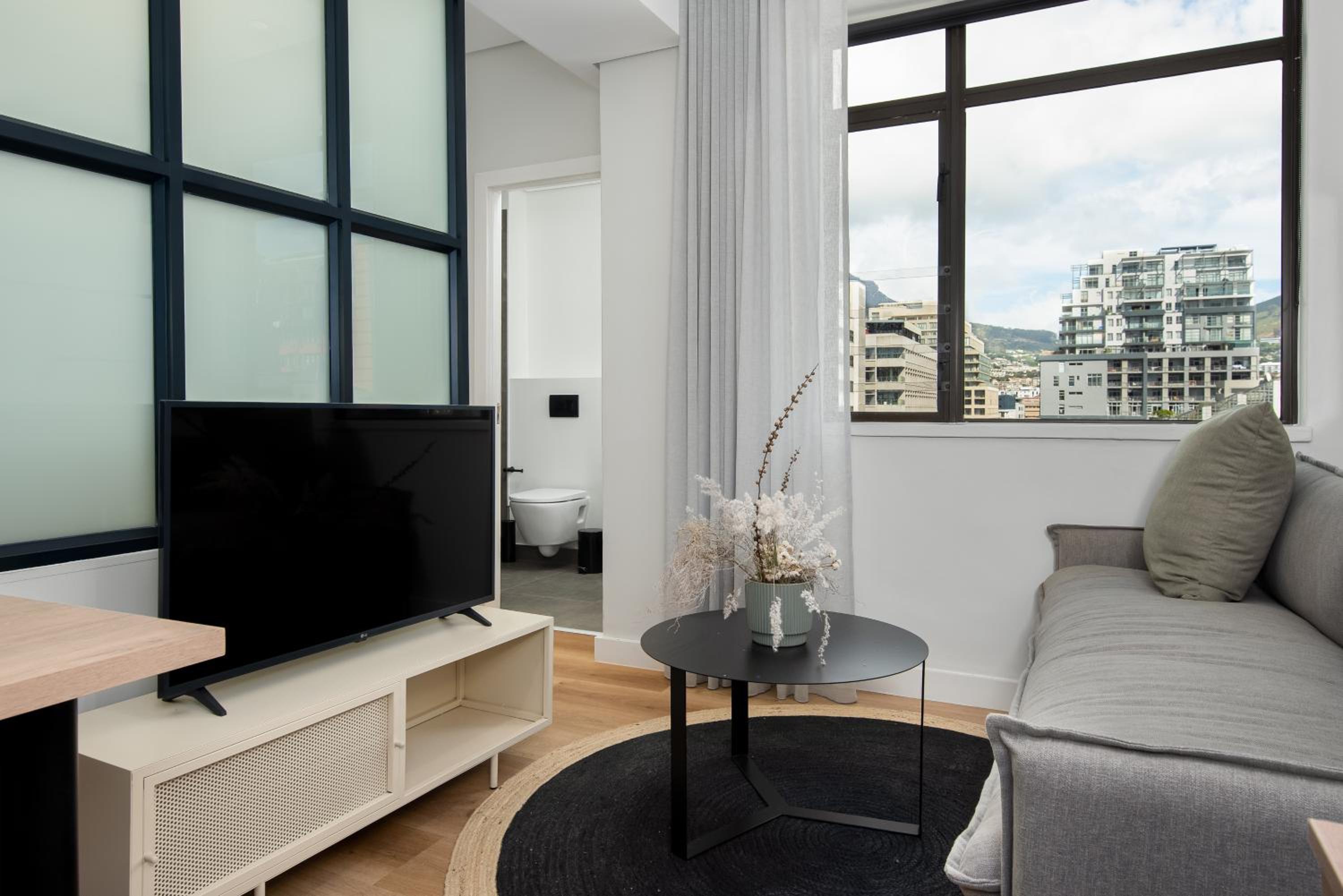 One-Bedroom Apartment - Photo 10