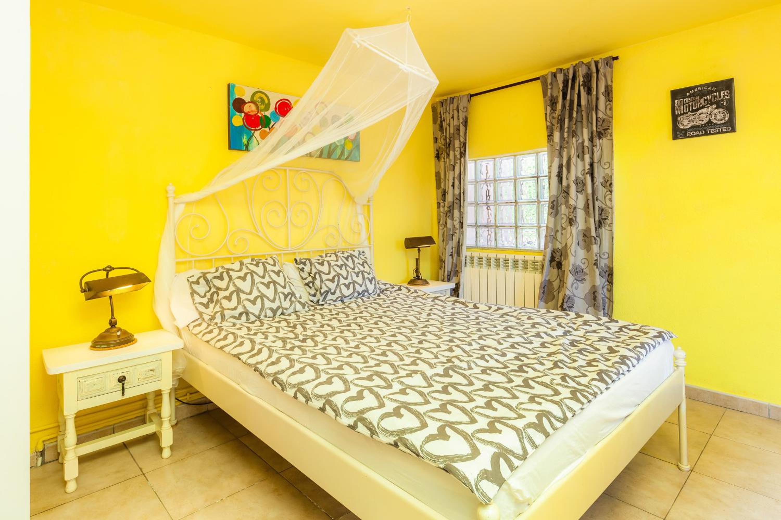 Two-Bedroom Apartment with Mountain View photo 3