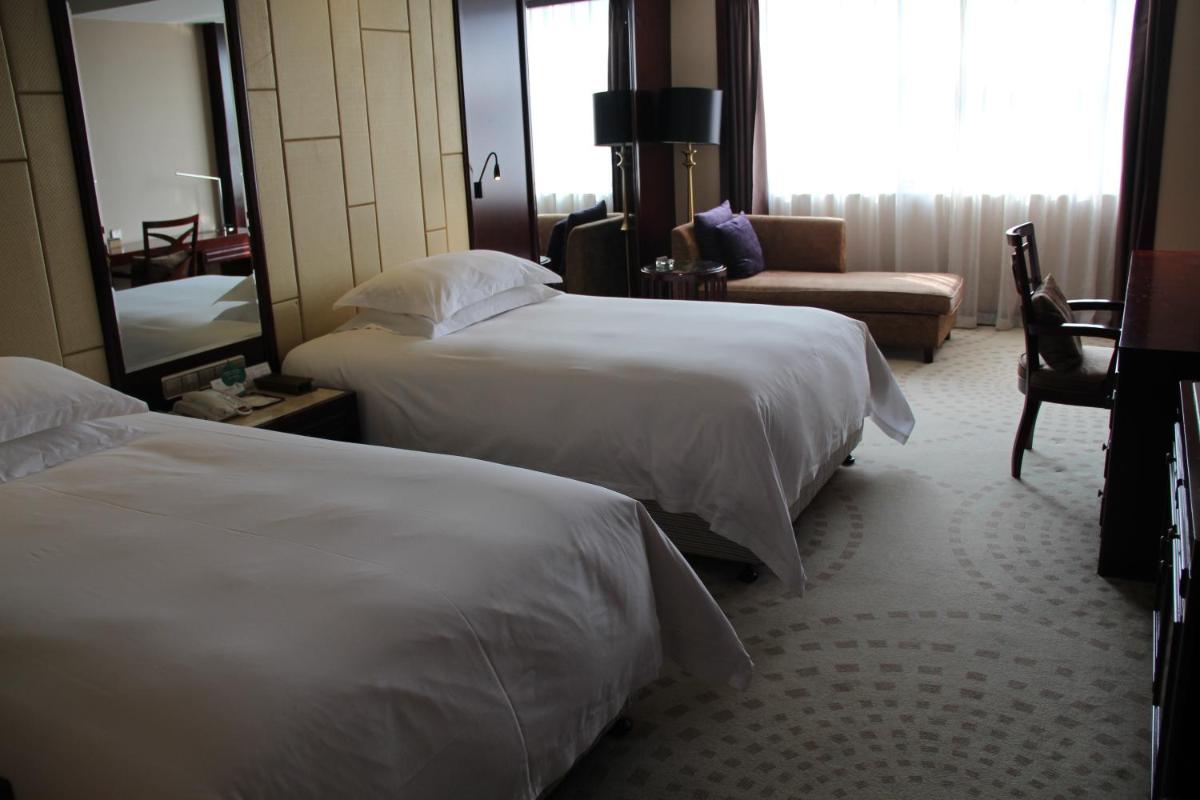 Deluxe Twin Room photo 3