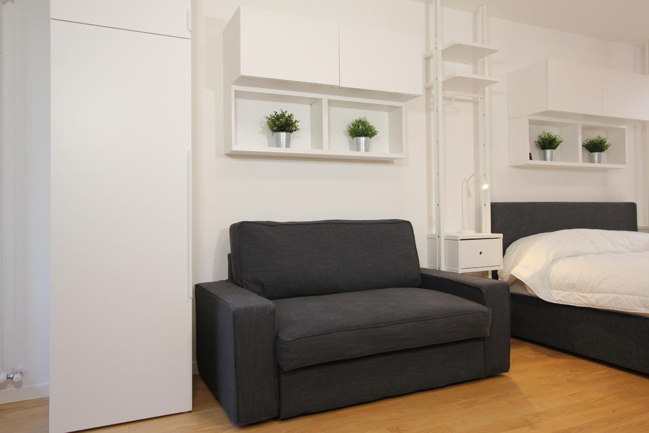 One-Bedroom Apartment photo 2