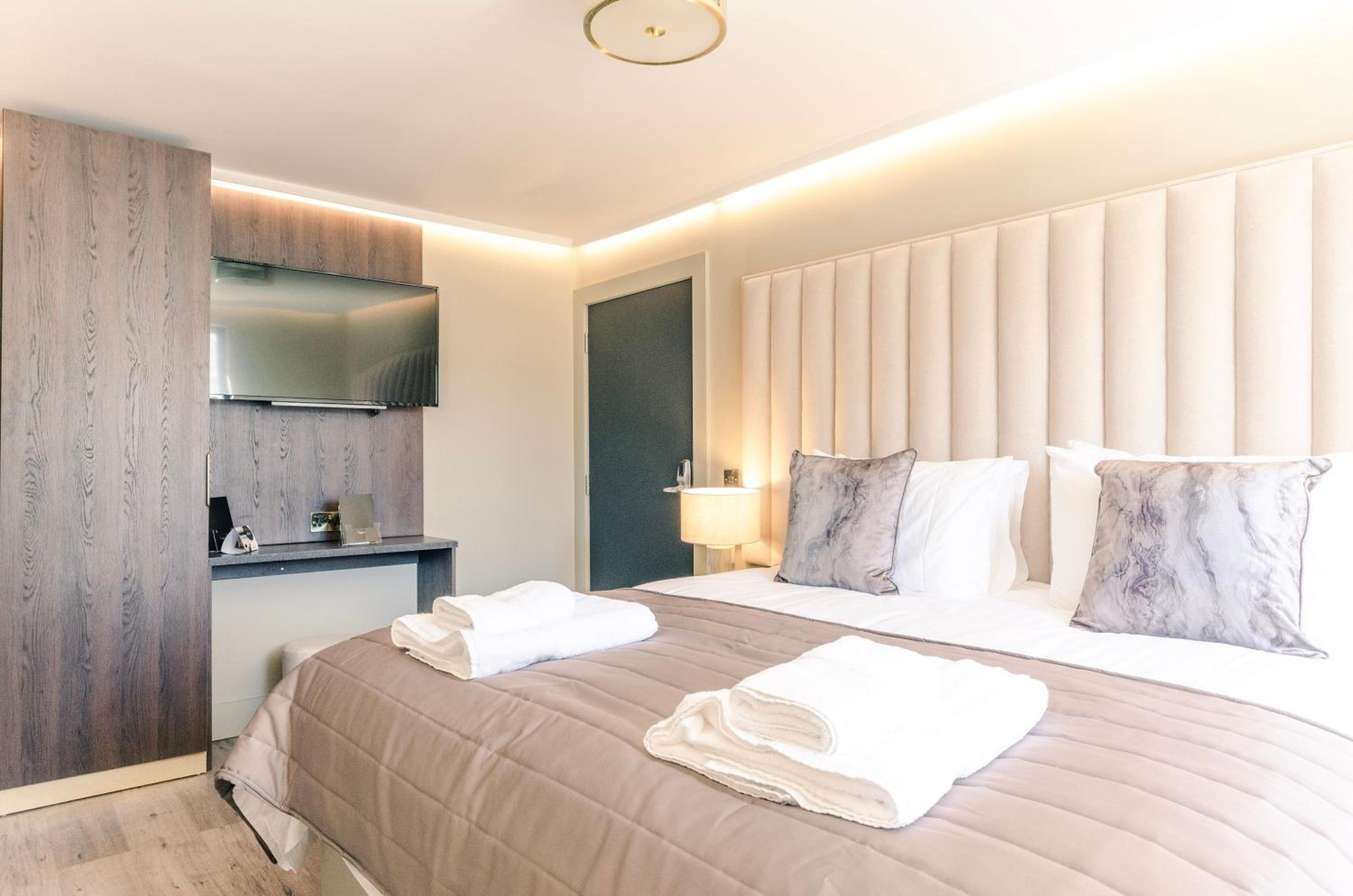 Luxury Suite photo 1
