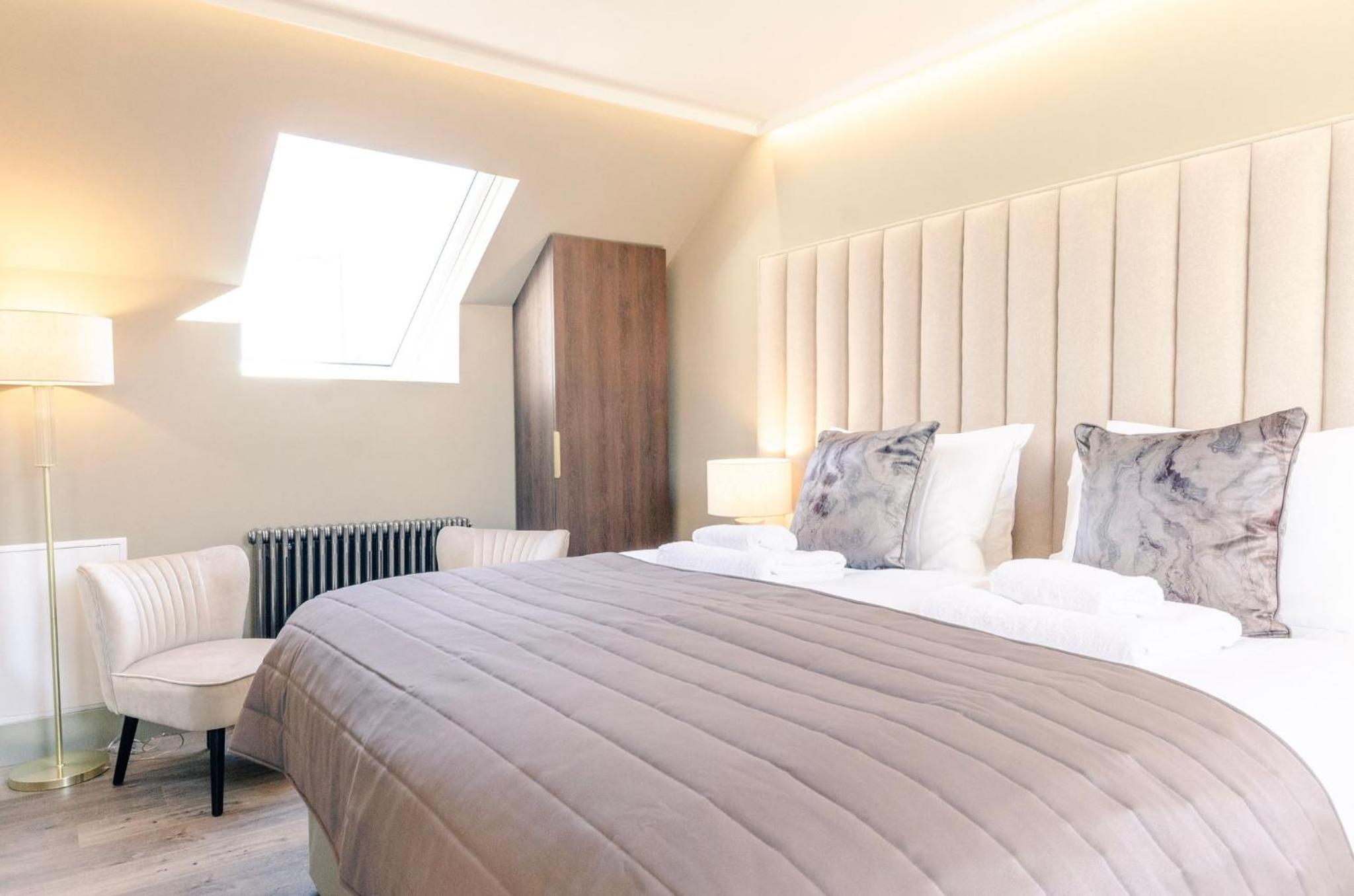 Luxury Suite photo 2