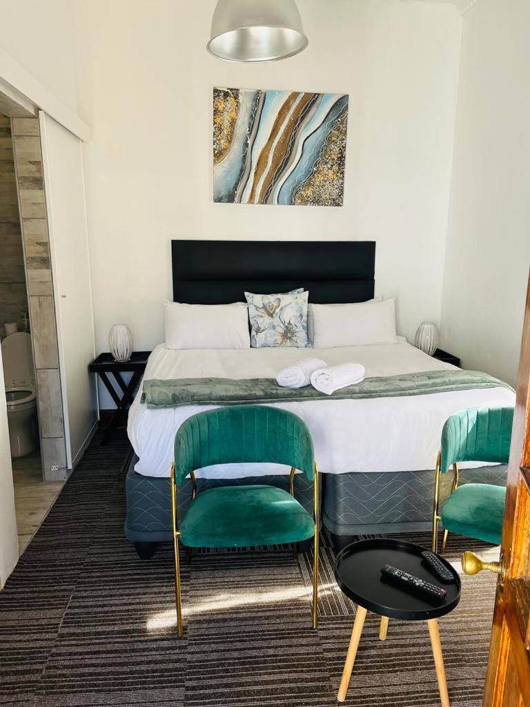 Deluxe King Room - Photo 1