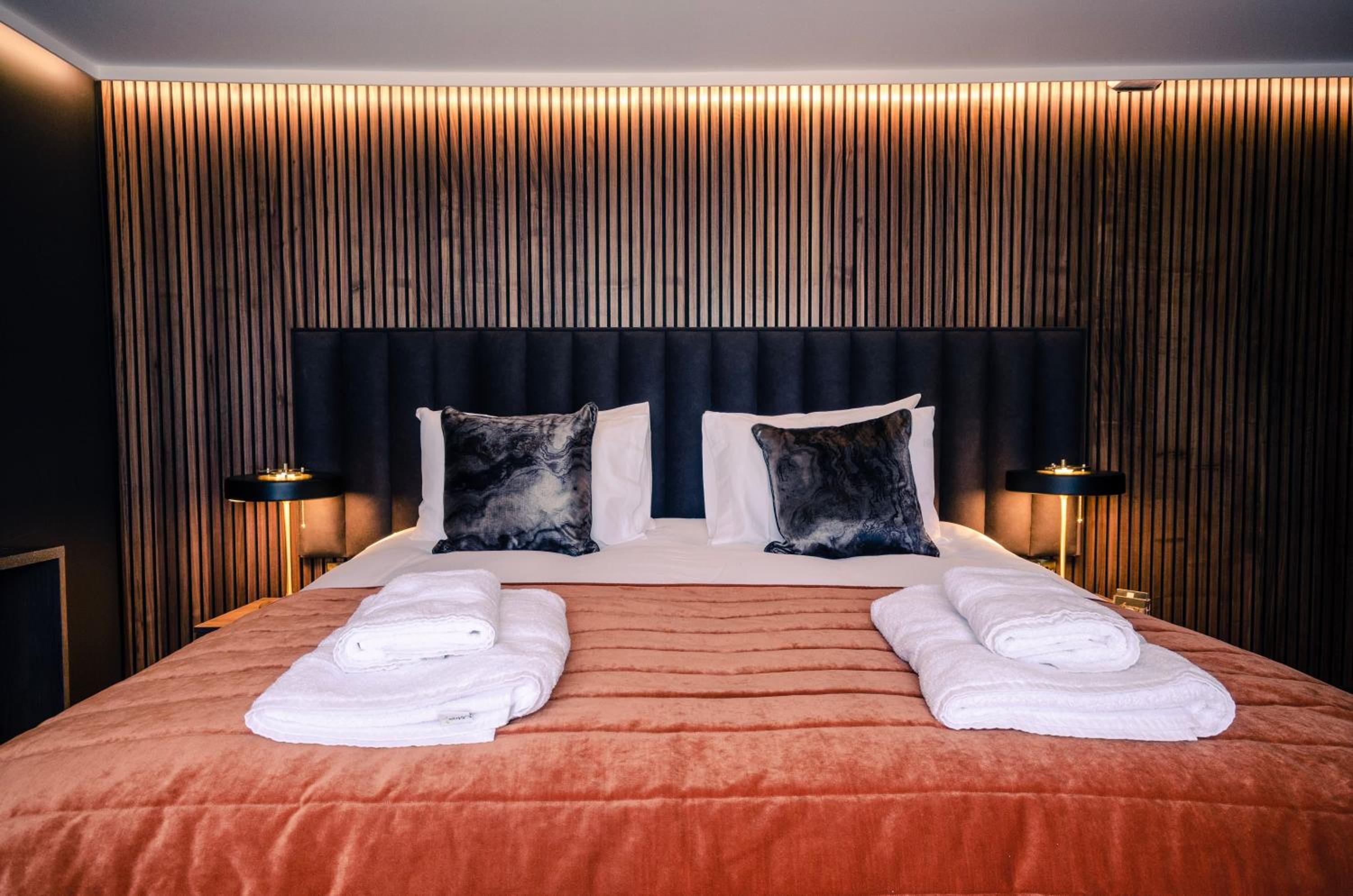 Premier King or Twin Room photo 2