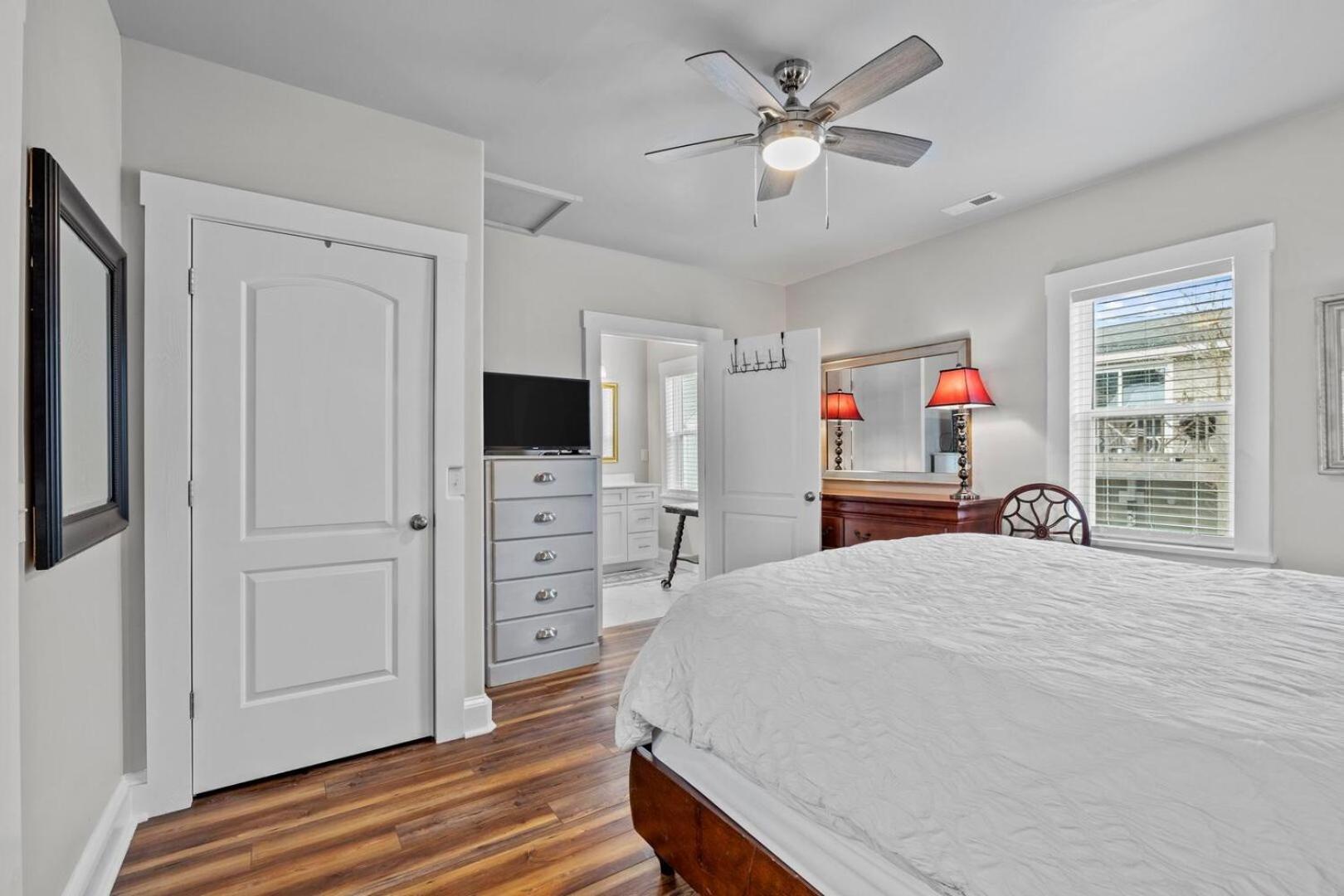 Two-Bedroom House photo 3