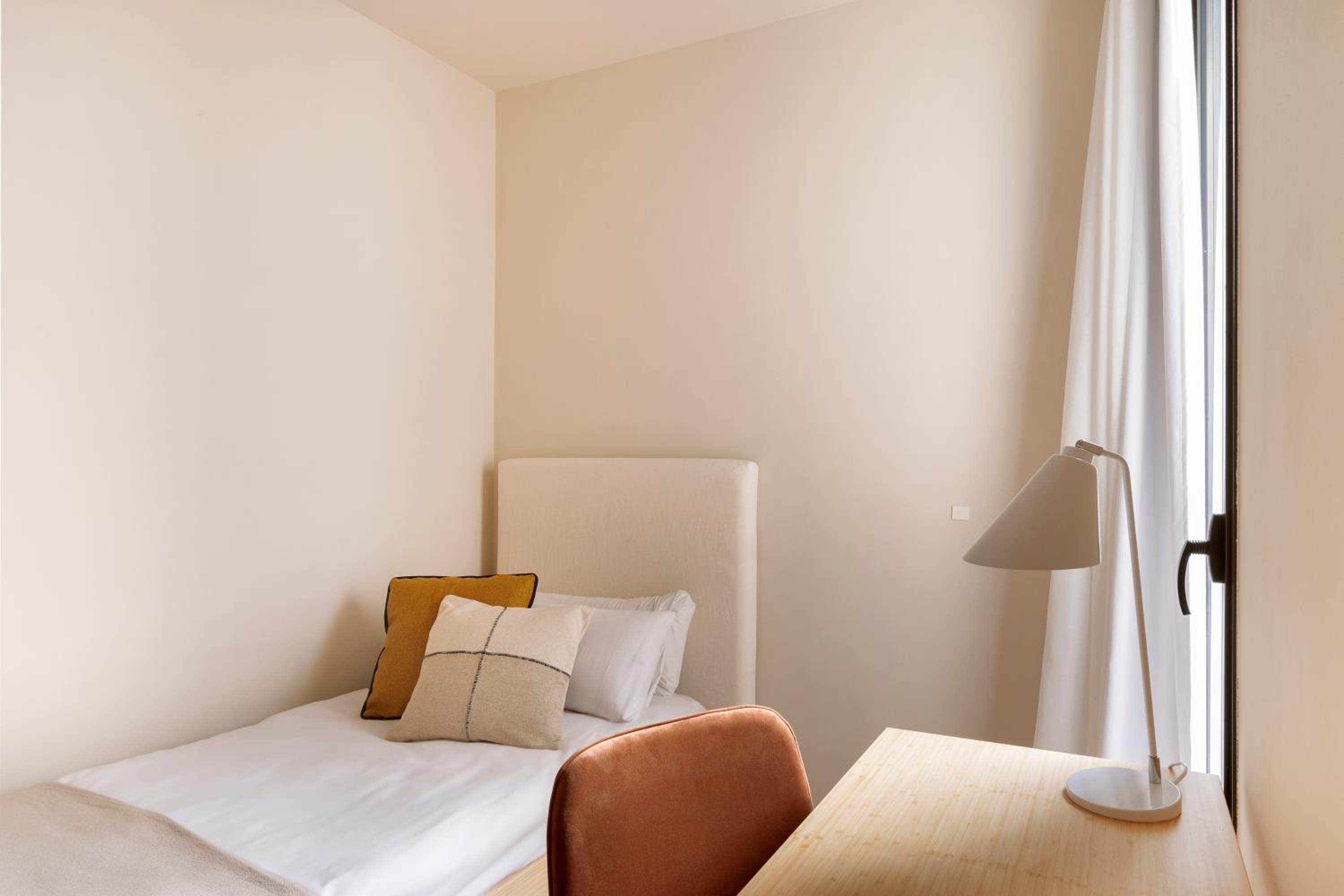 Two-Bedroom Apartment with Balcony photo 3