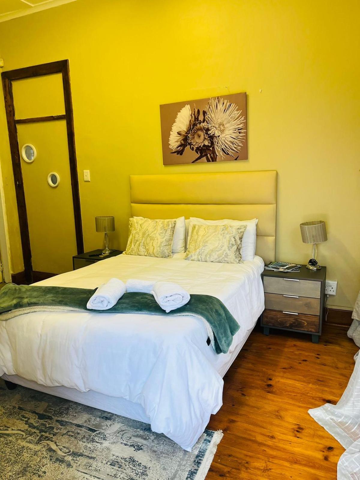 Double Room with Spa Bath - Photo 1