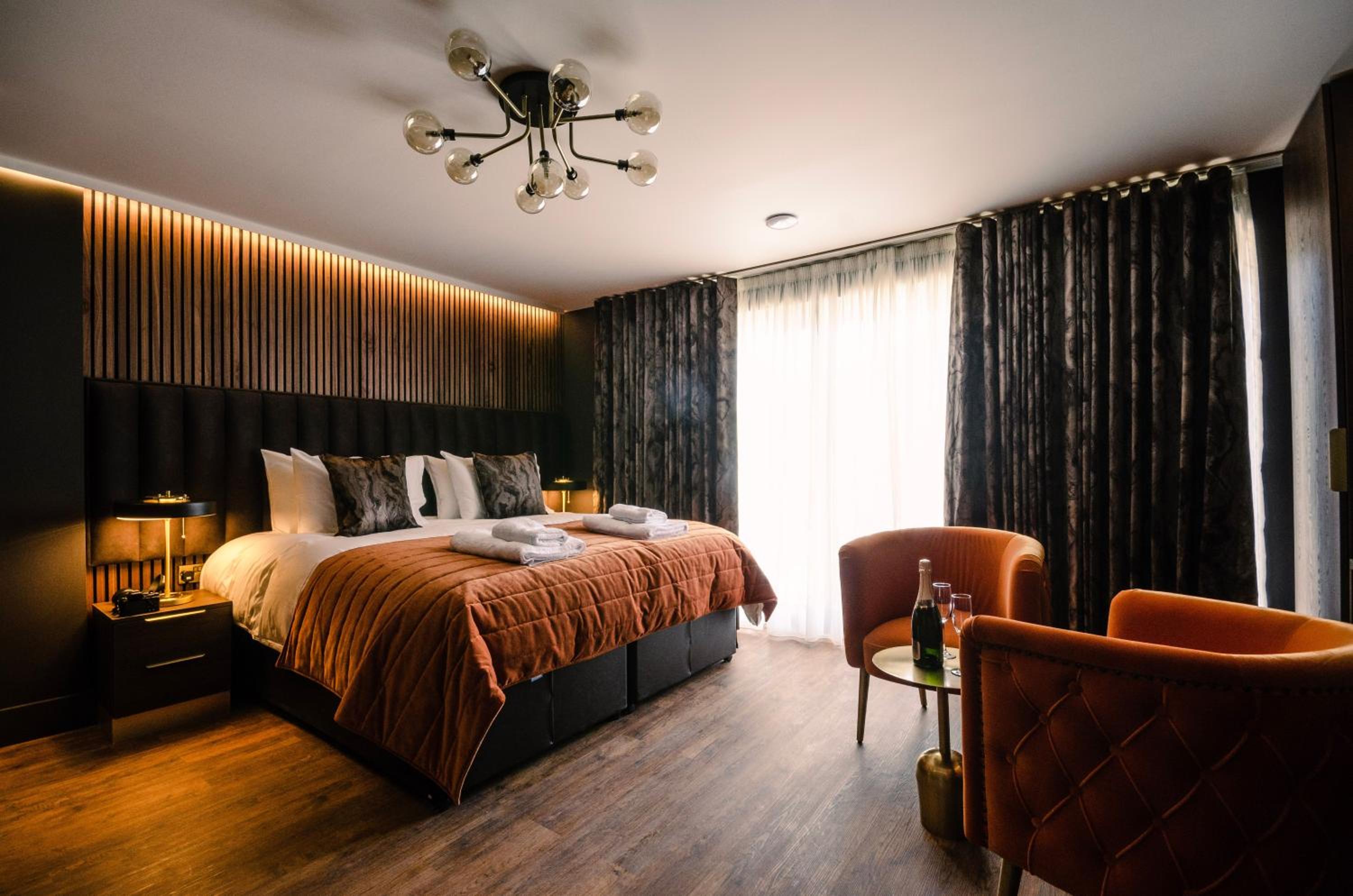 Ground Floor Luxury Suite photo 1