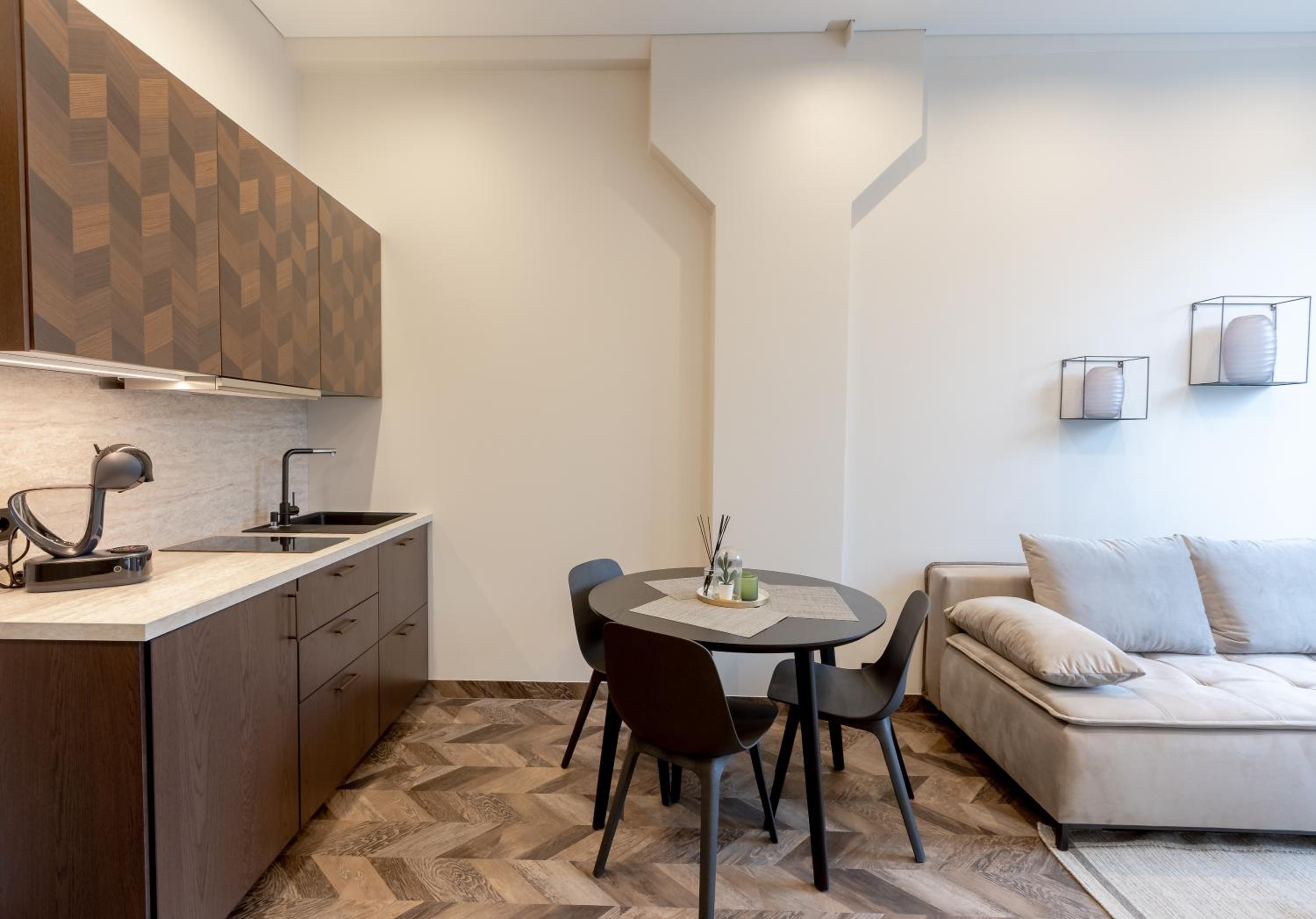 Deluxe Apartment photo 2