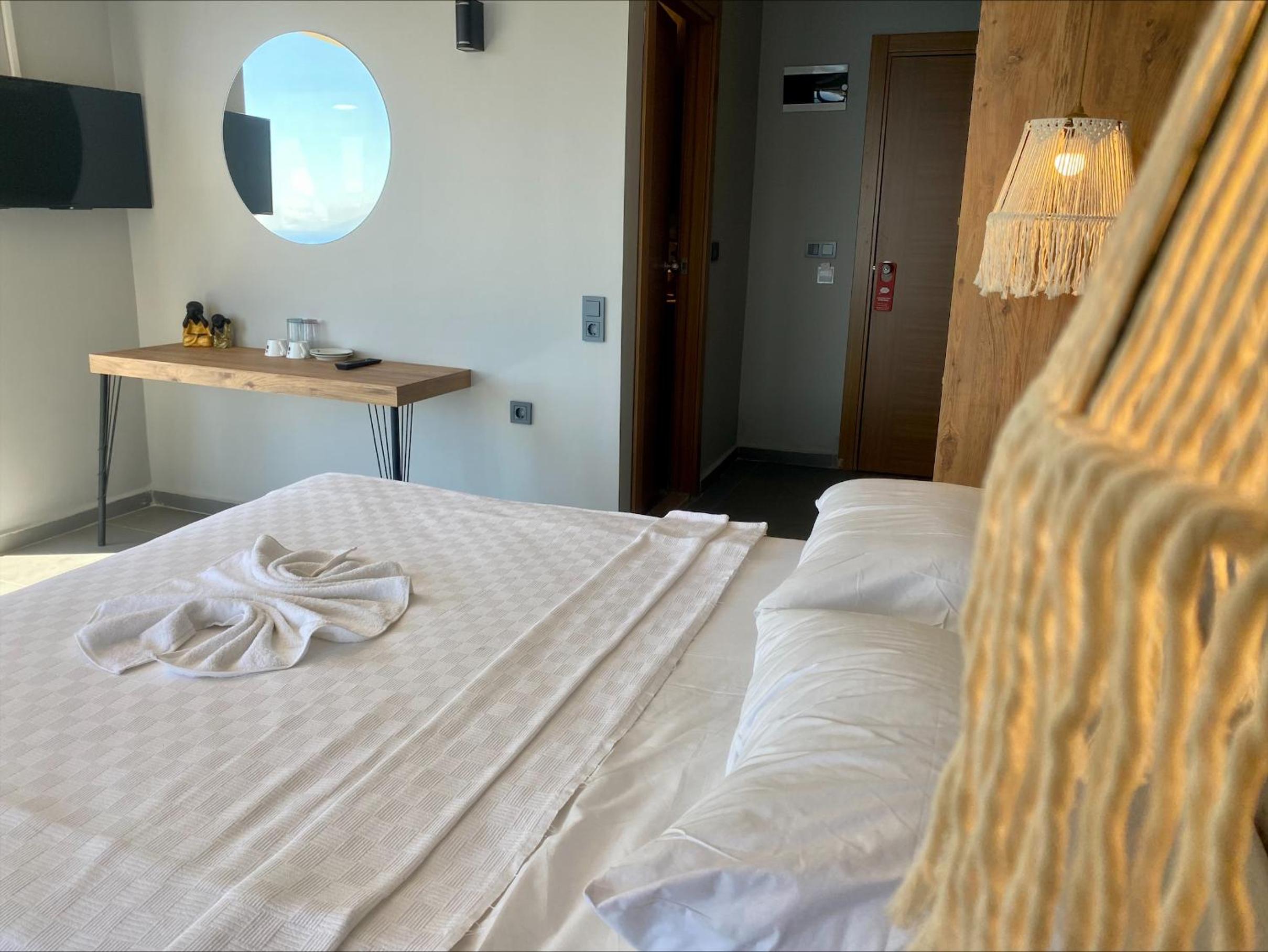 King Room with Spa Bath - Photo 9
