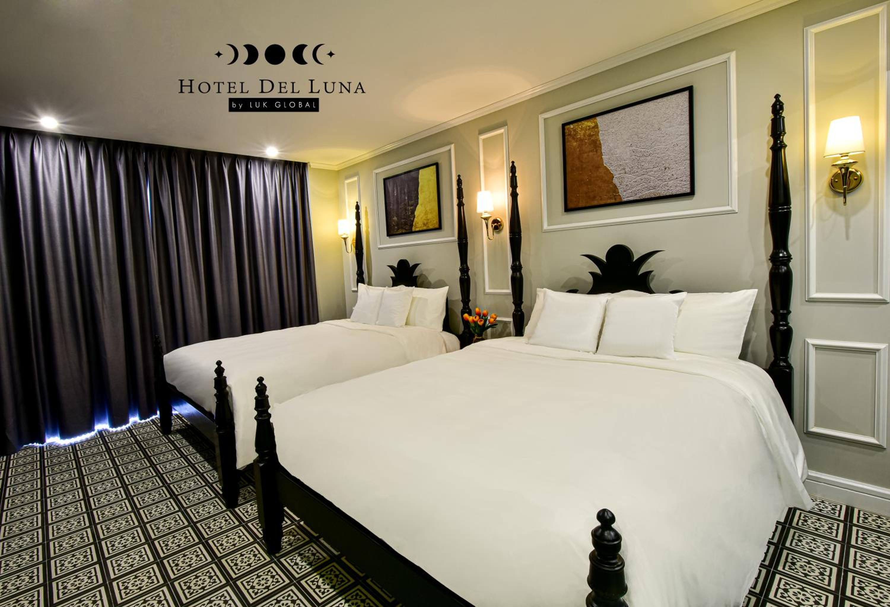 Deluxe Twin Room with Balcony and City View