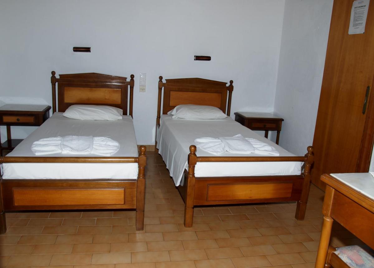 Economy Twin Room photo 1