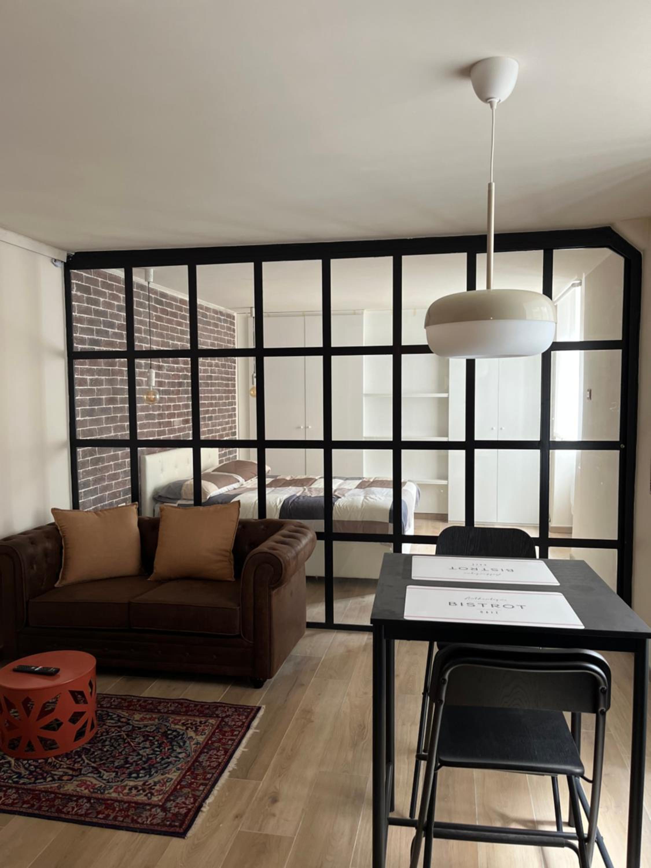 One-Bedroom Apartment photo 2