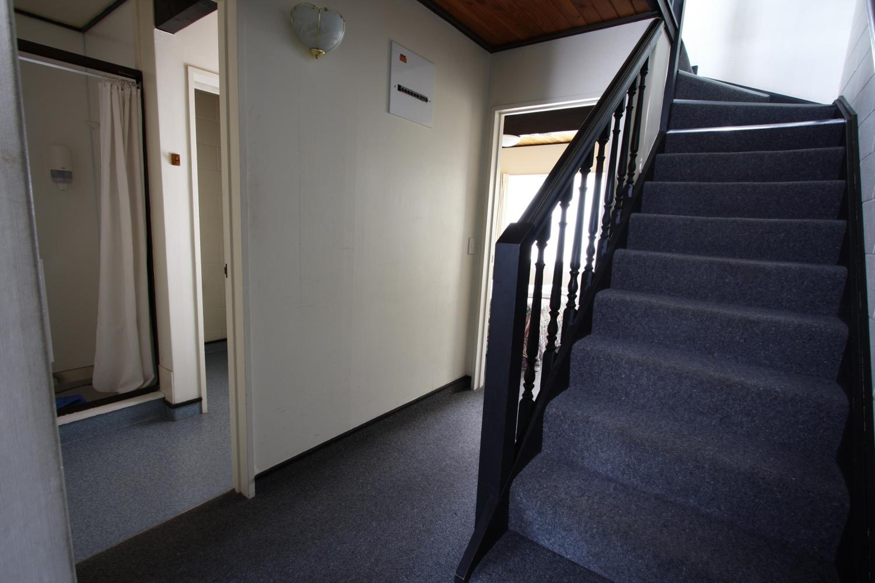 Two-Bedroom Apartment (5 Adults) photo 2