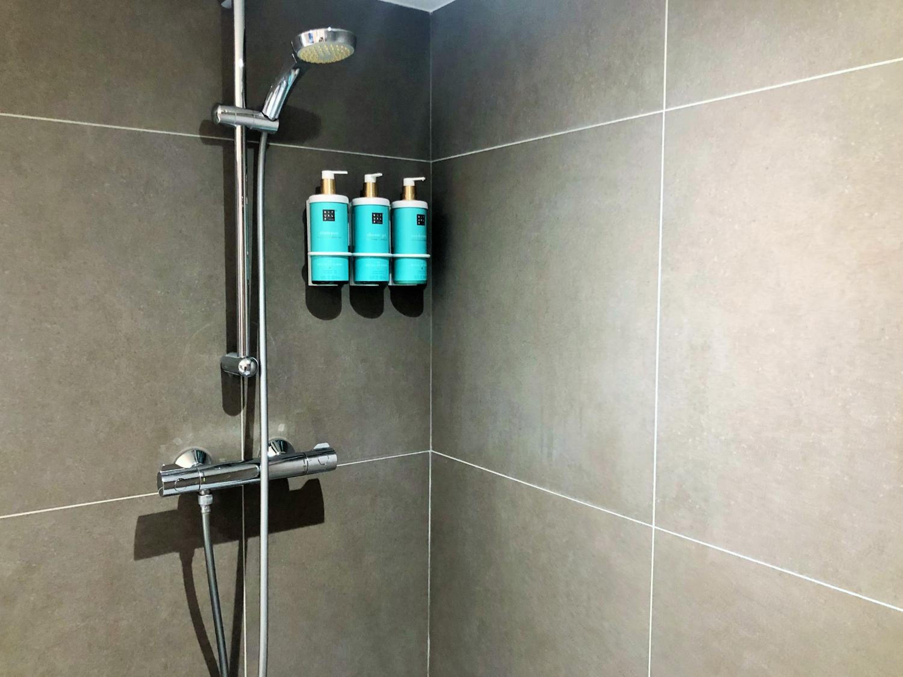 Superior Suite - Photo 32