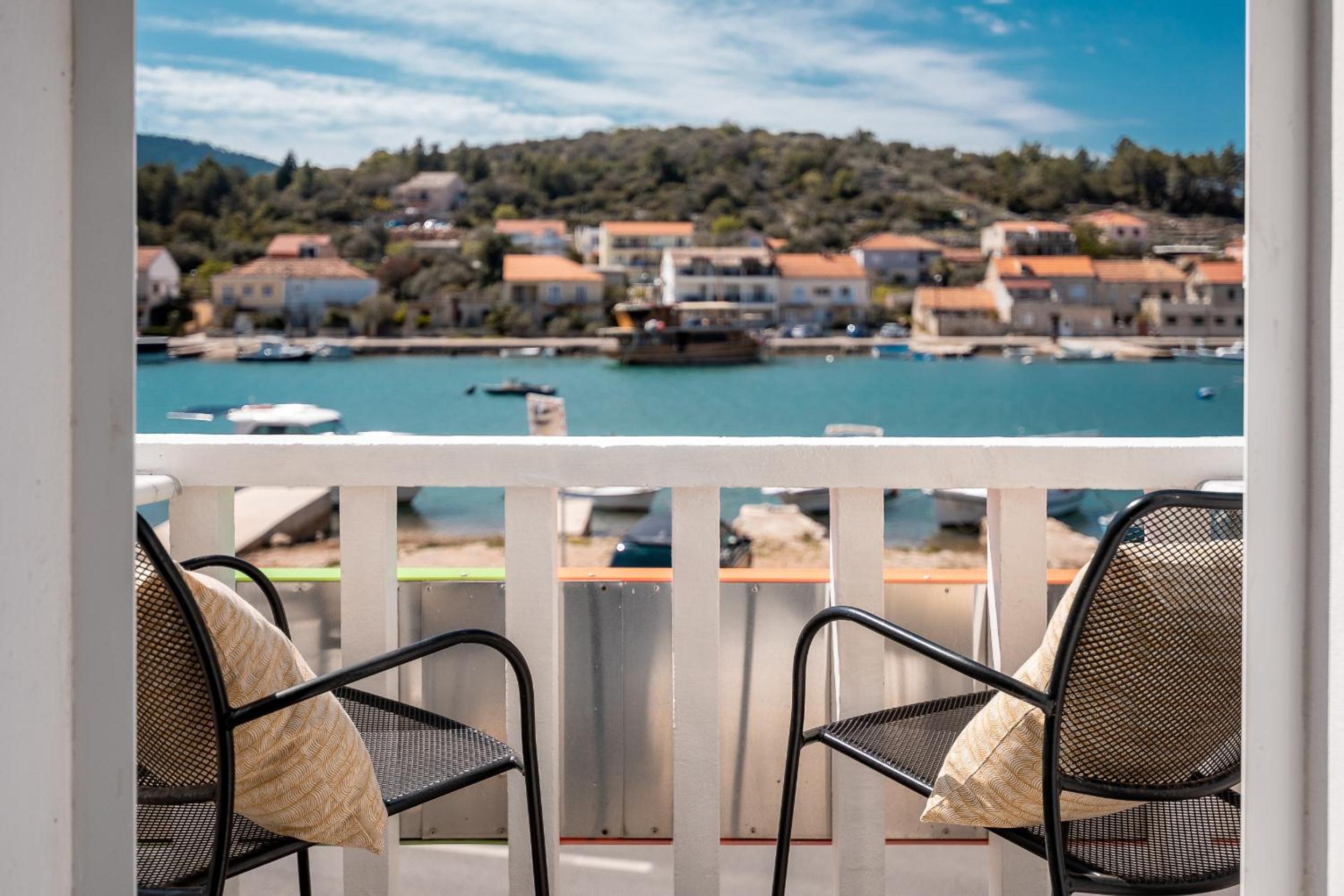 Three-Bedroom Holiday Home with Sea View  photo 2