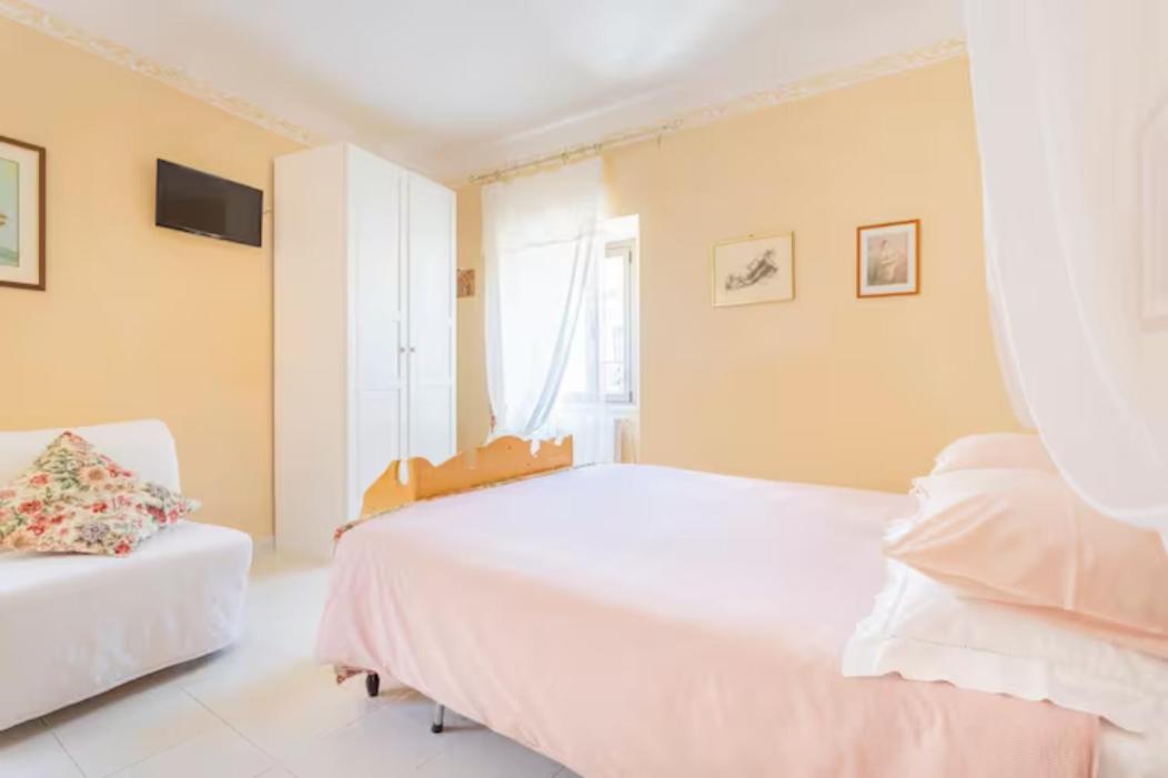 Triple Room with Private Bathroom photo 3