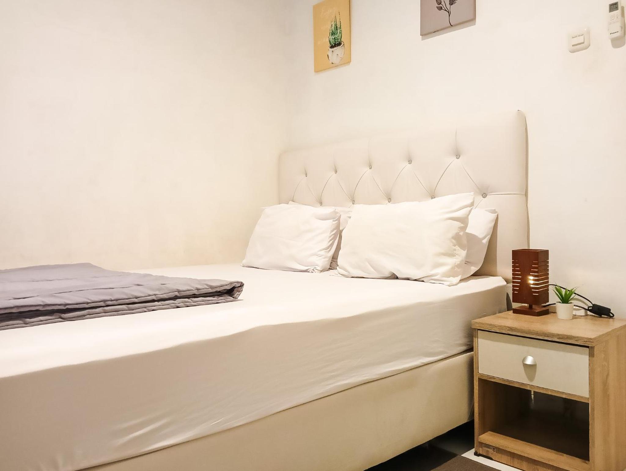 Two-Bedroom Townhouse - Photo 4
