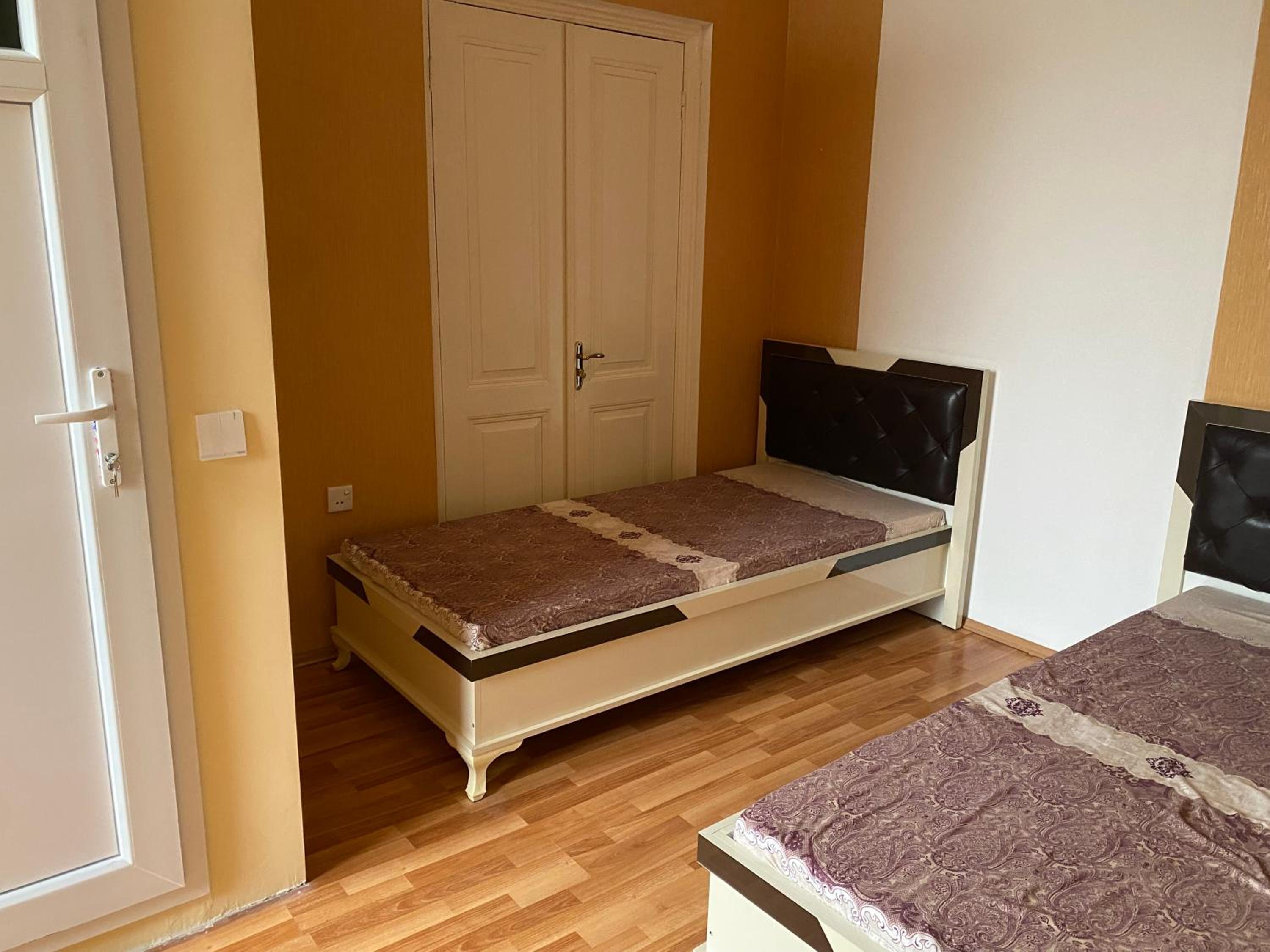 Budget Twin Room photo 3