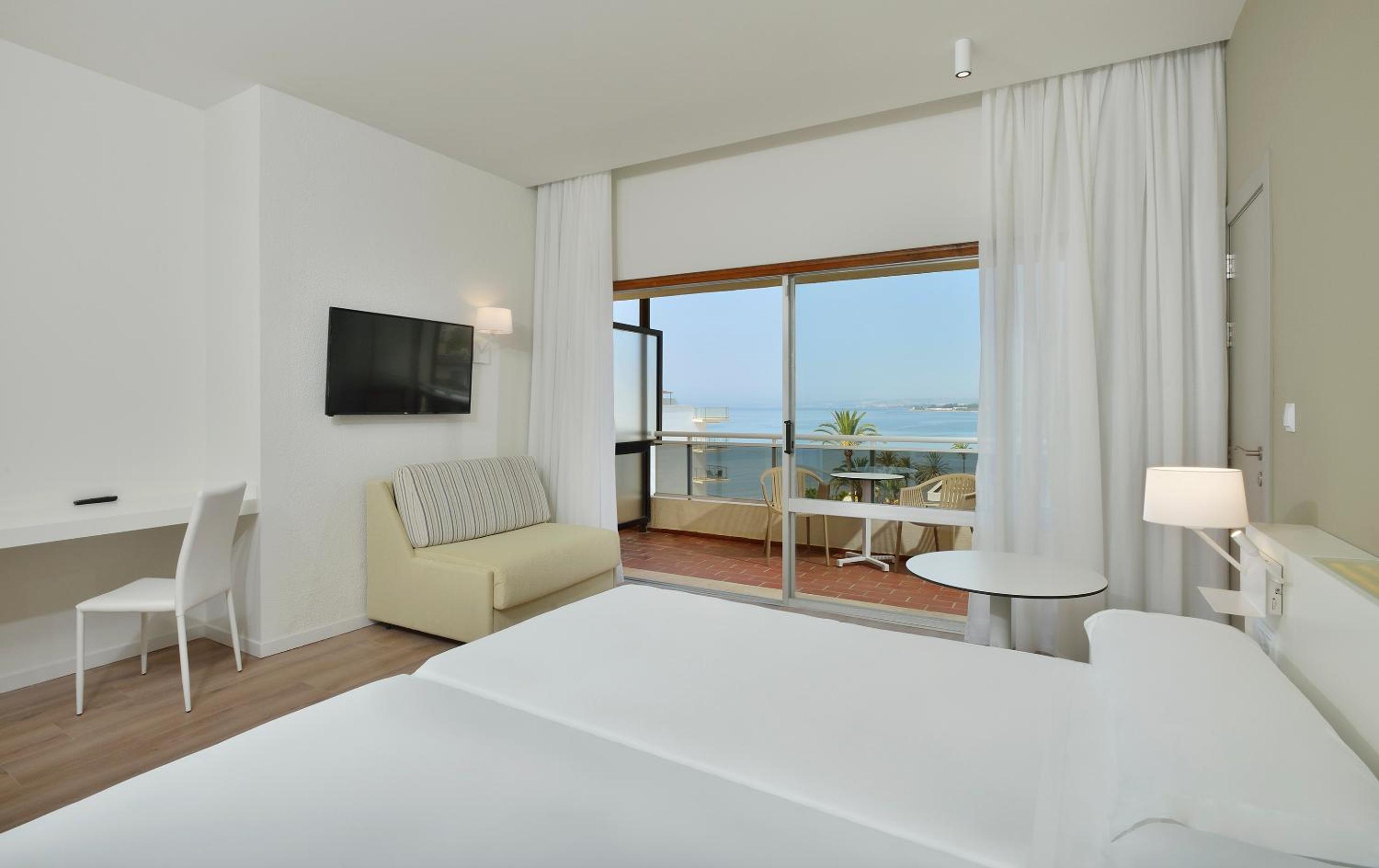 Sol Room Xtra Sea View