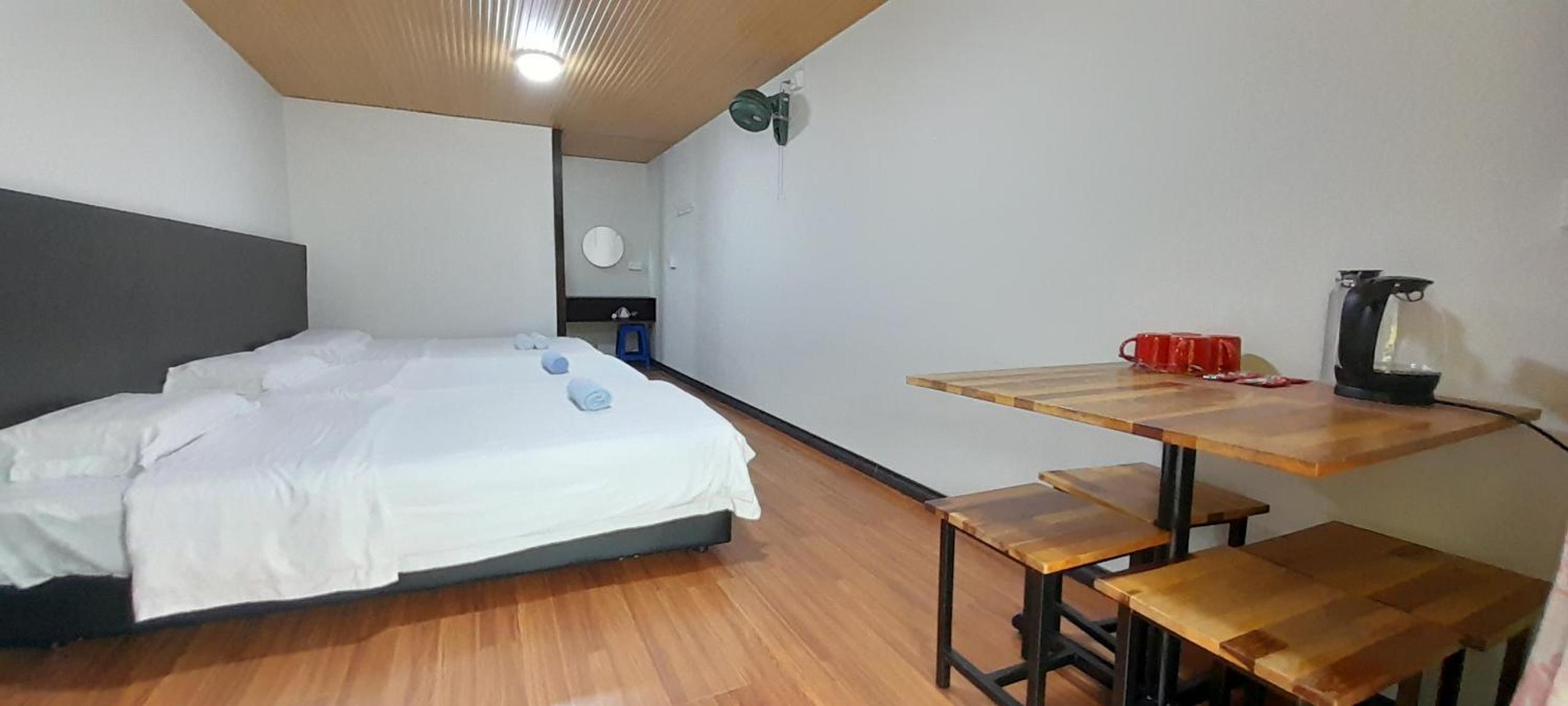 Quadruple Room with Mountain View - Photo 25
