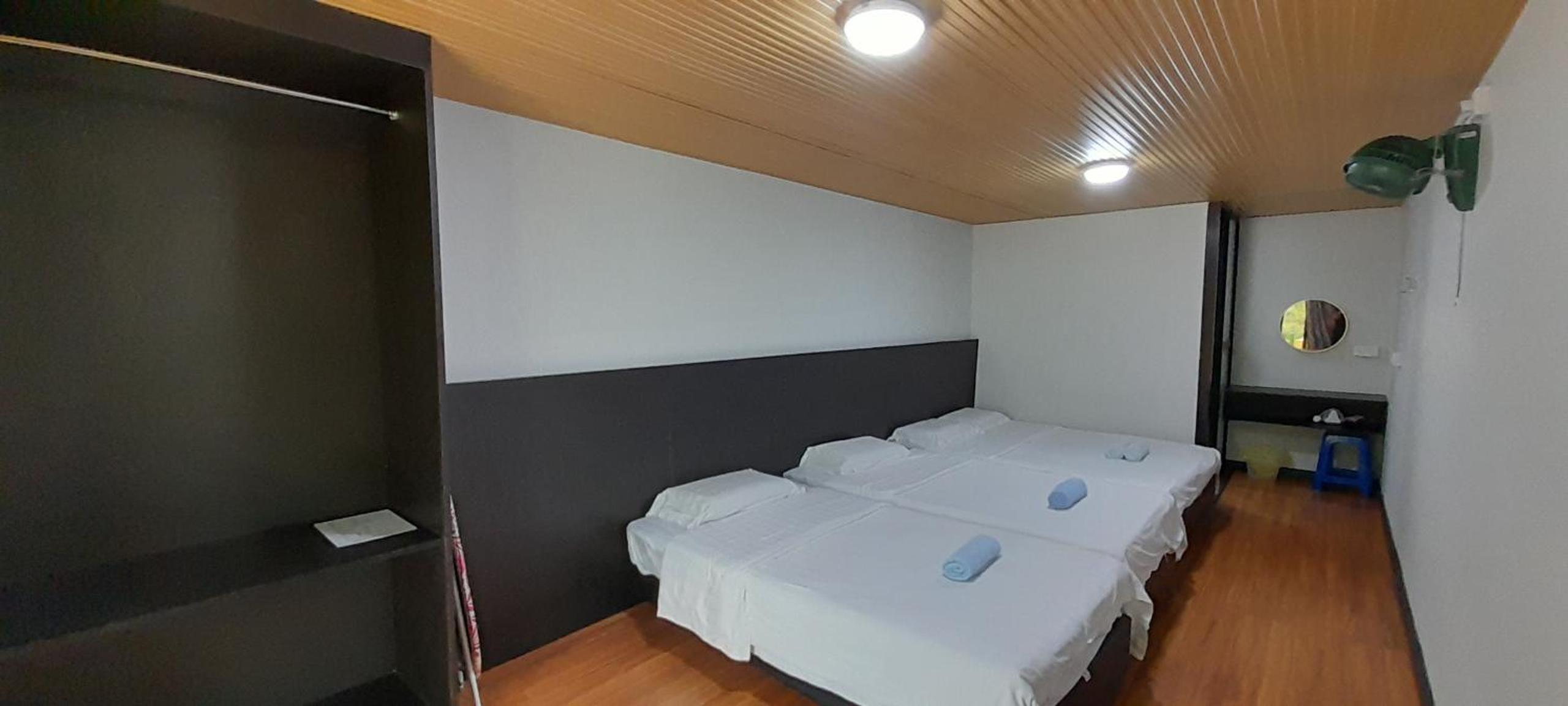 Quadruple Room with Mountain View - Photo 18