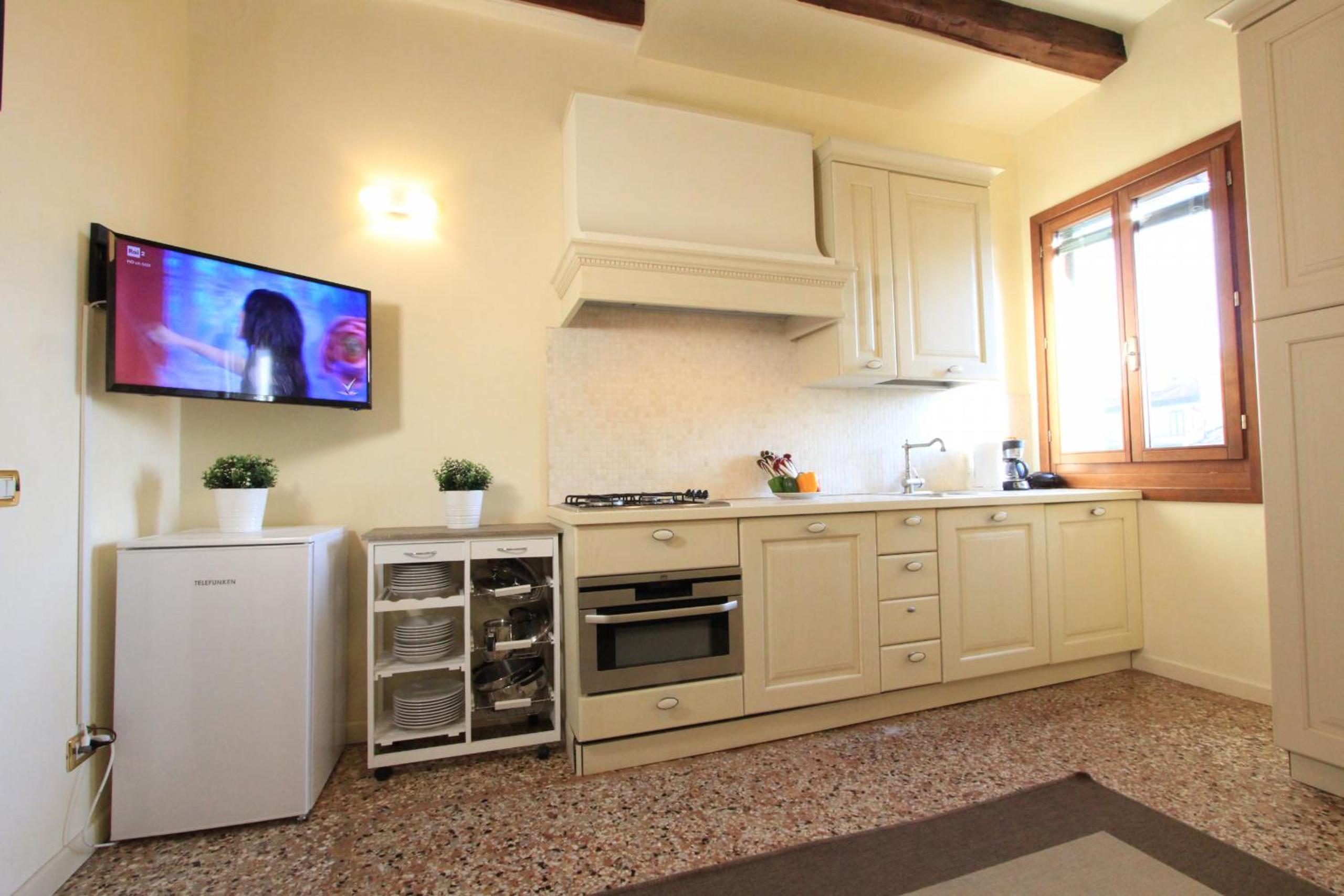 Two-Bedroom Apartment - Venice View photo 2