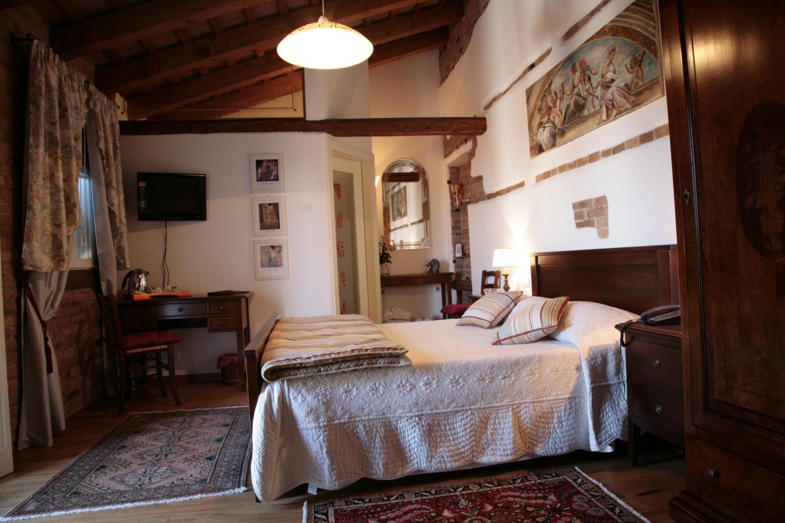 Double Room - Photo 1