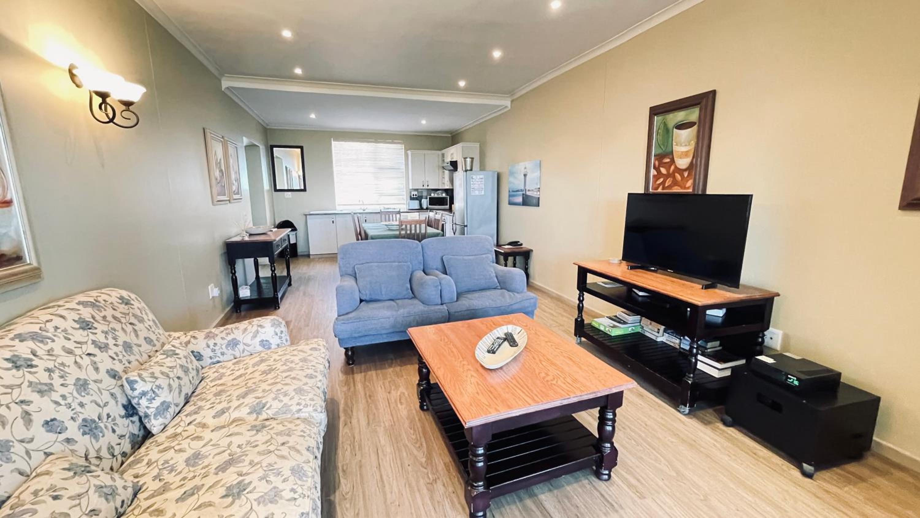 Three-Bedroom Villa photo 3