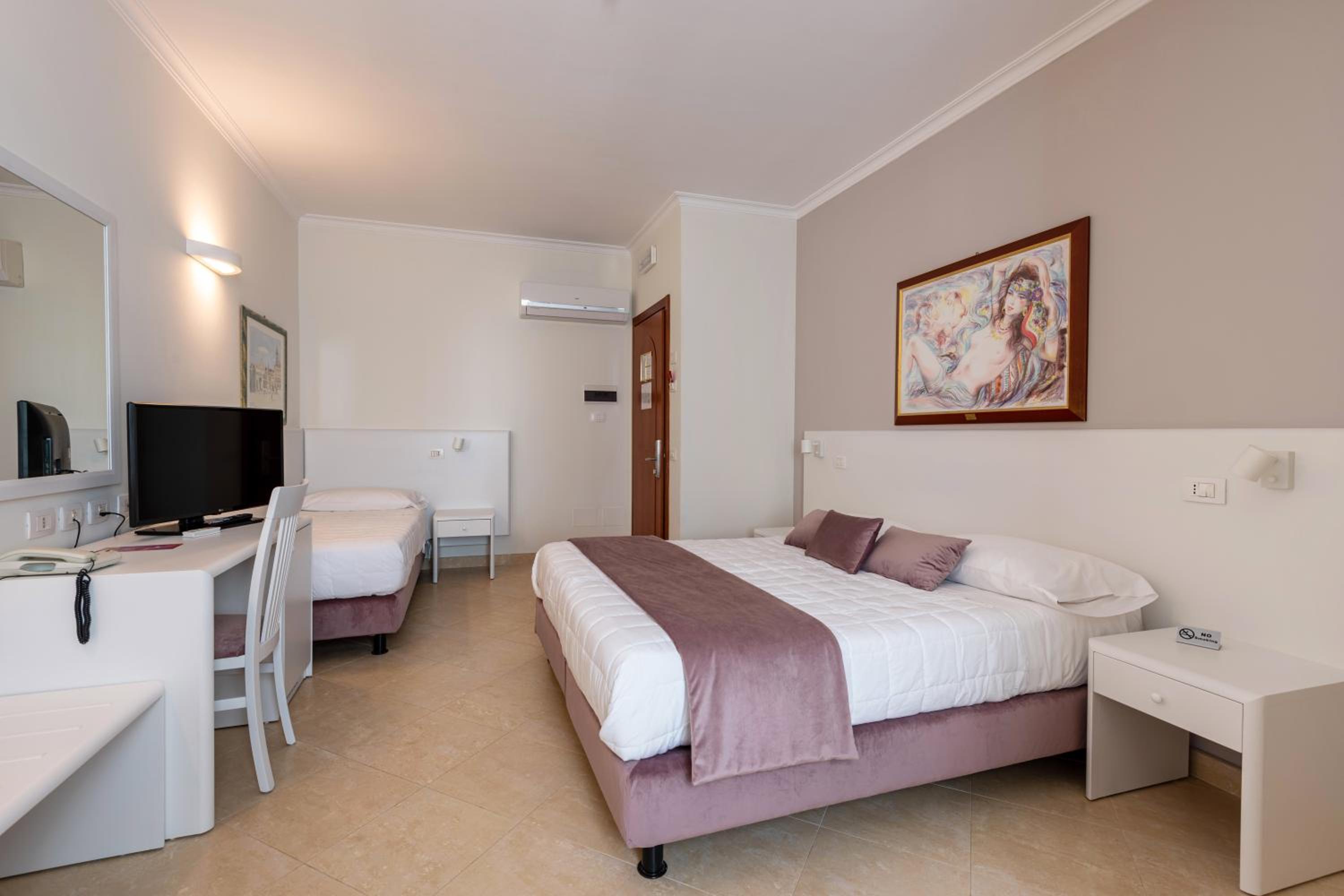Triple Room - Photo 1