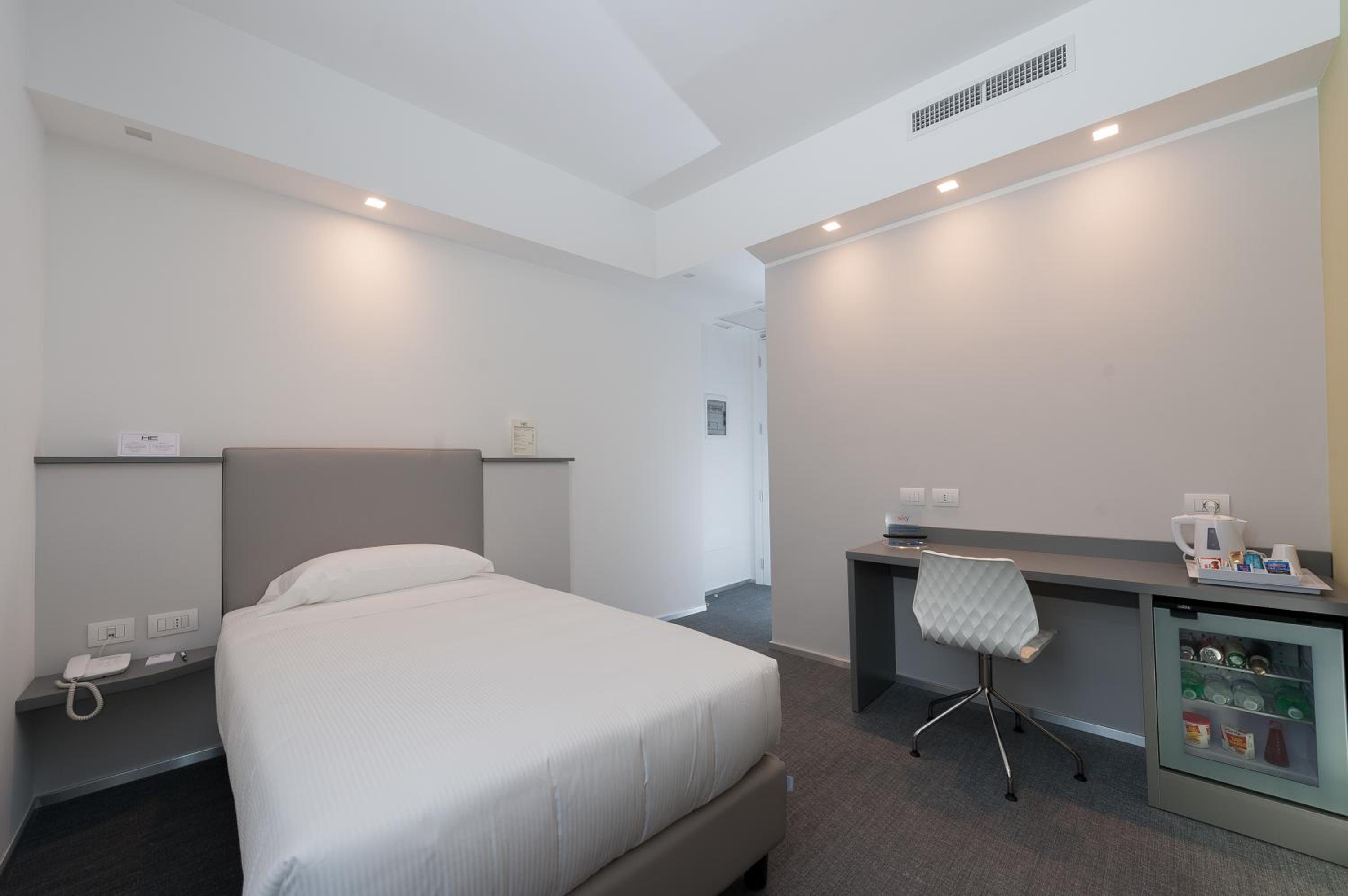 Single Room photo 3
