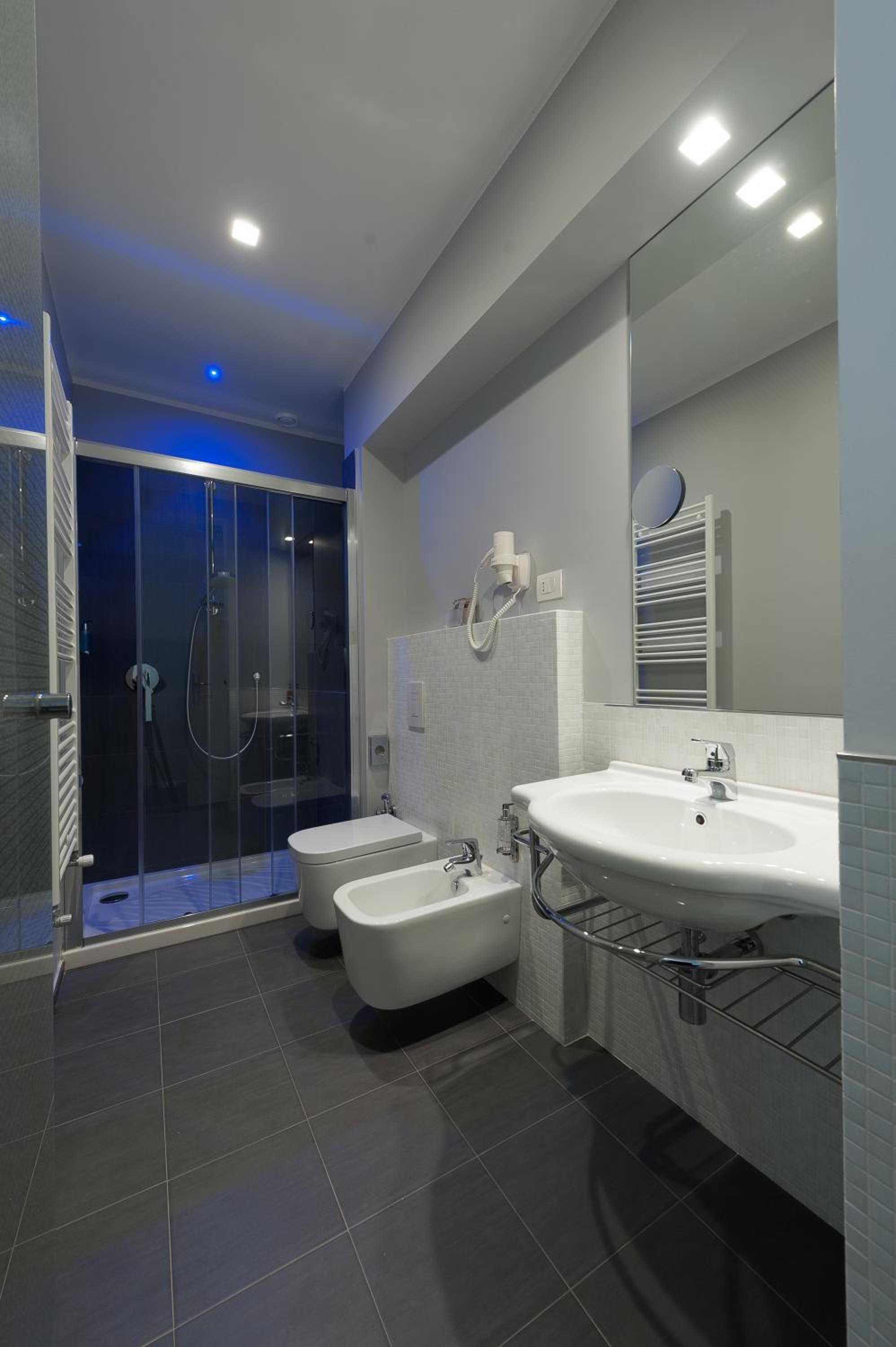 Double or Twin Room photo 3