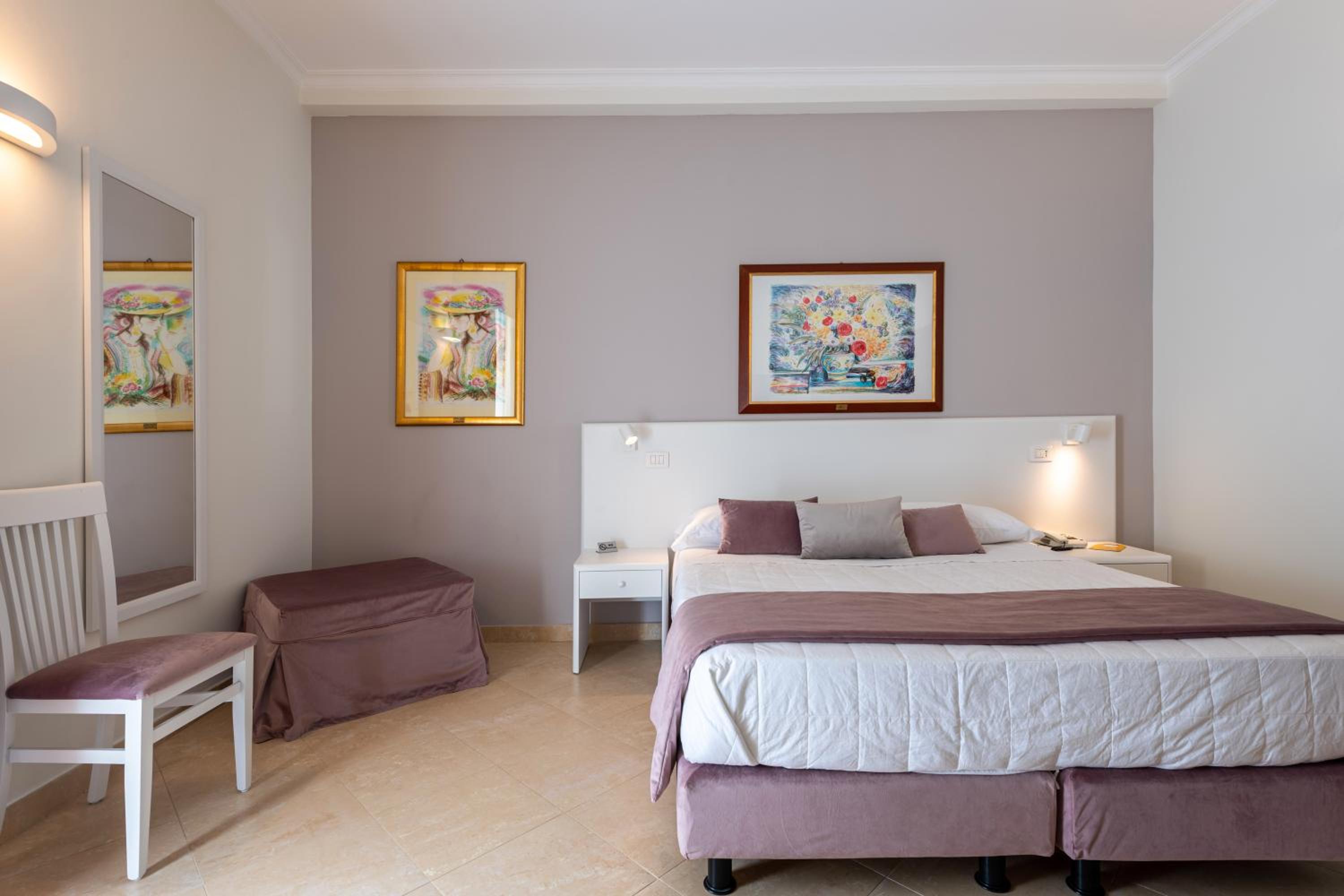 Double or Twin Room - Photo 3