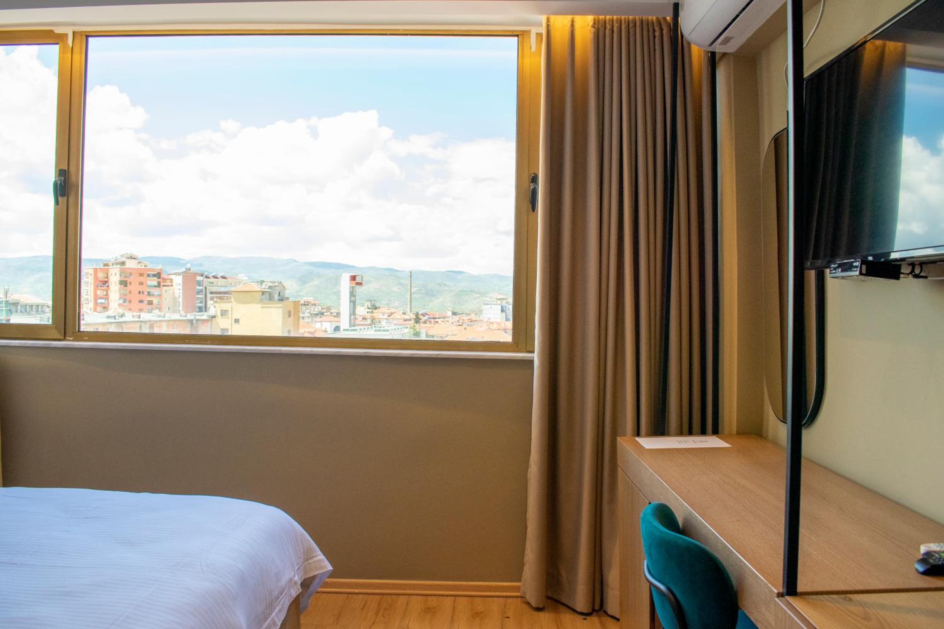 Superior King Room photo 2