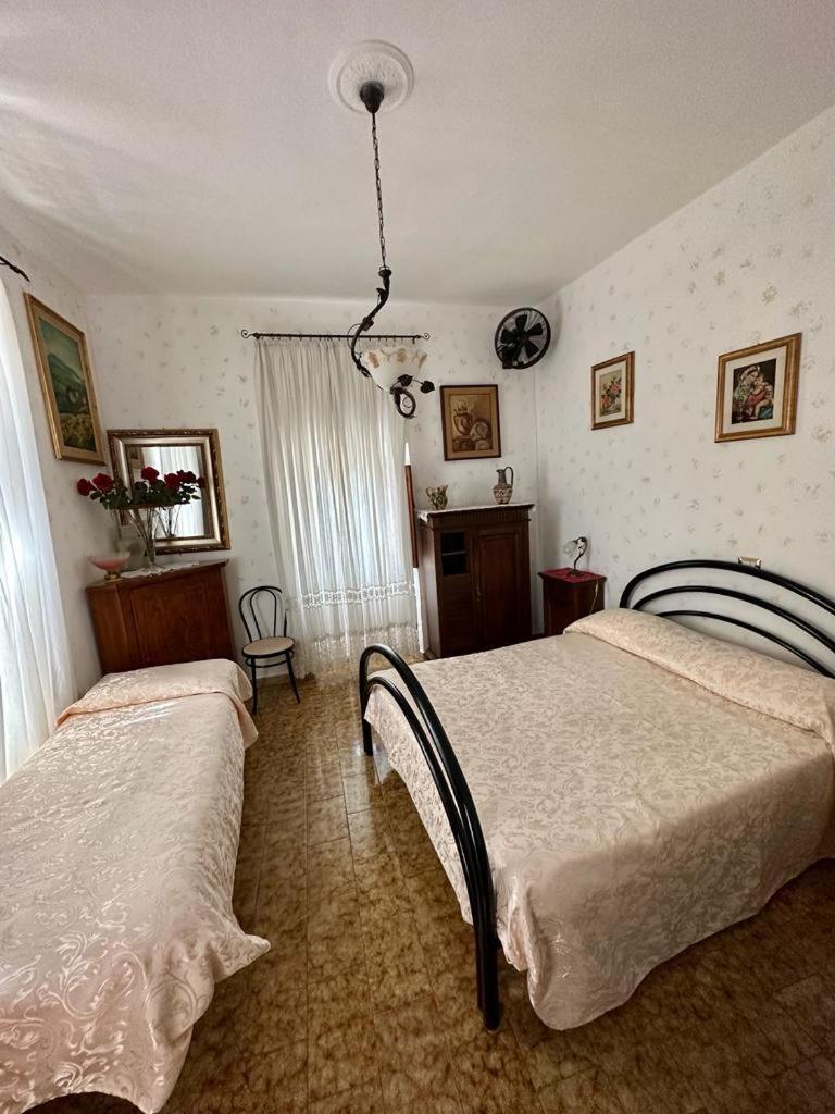Economy Triple Room with Shared Bathroom