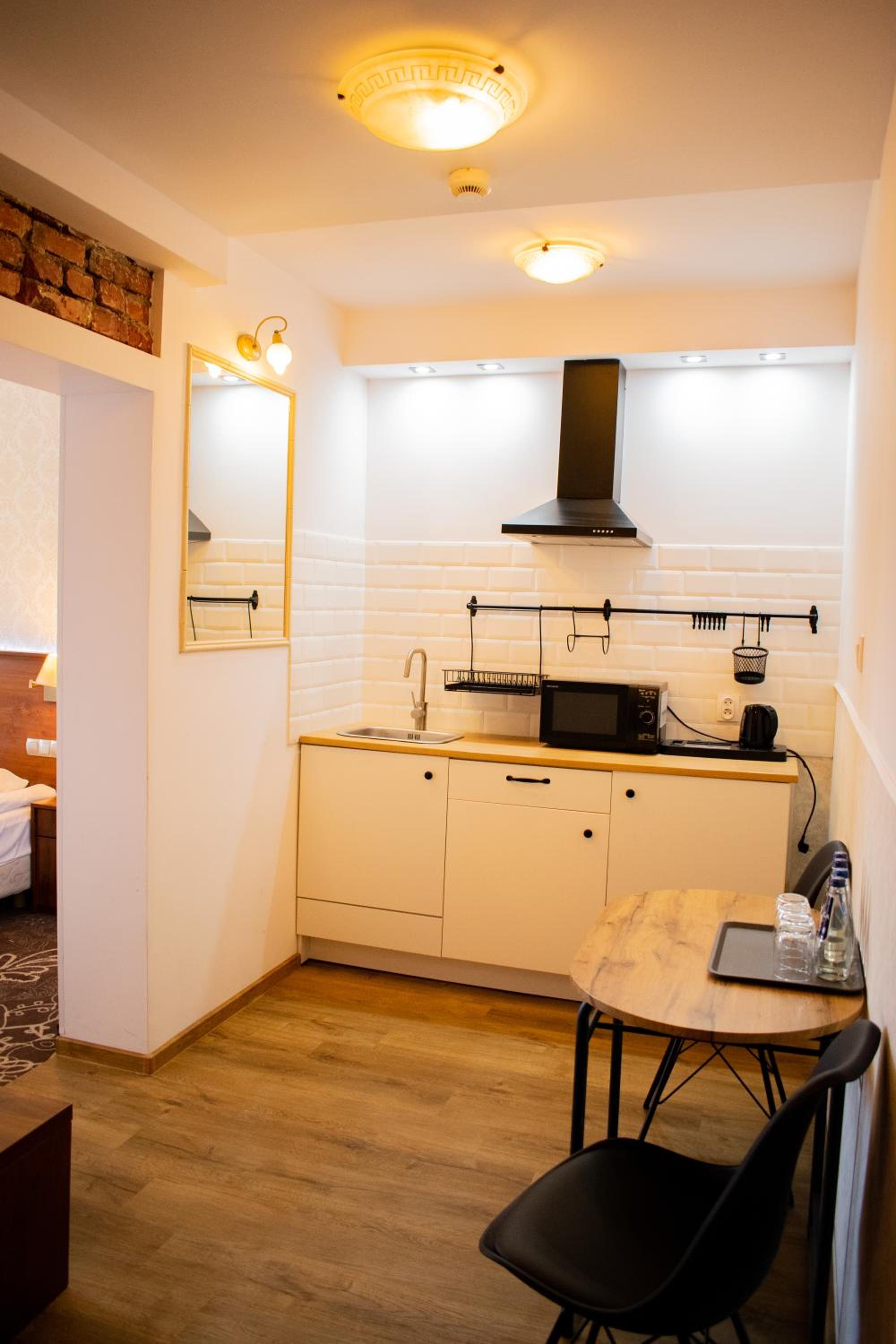 Standard Family Room - Photo 17