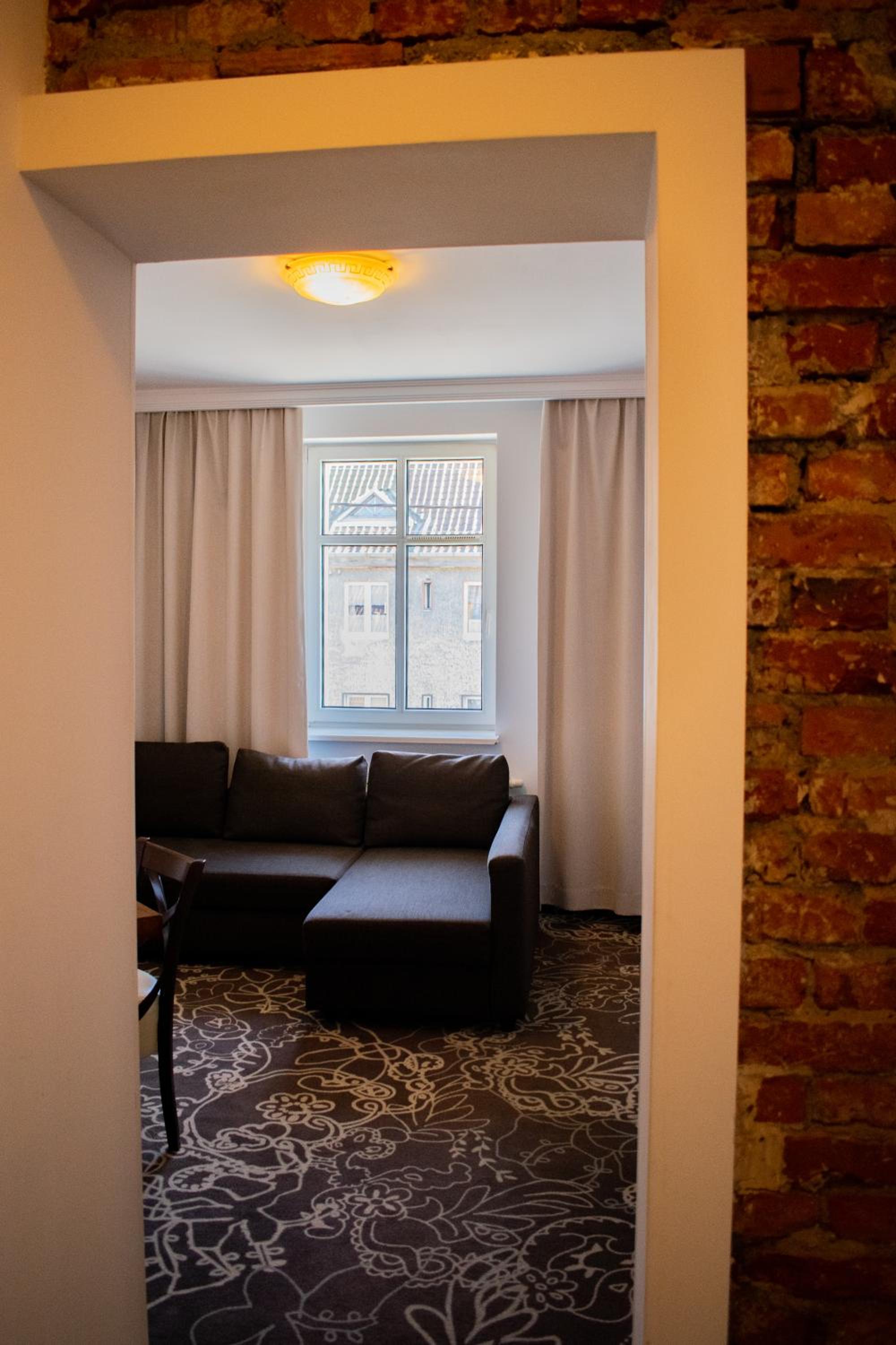Standard Family Room - Photo 14