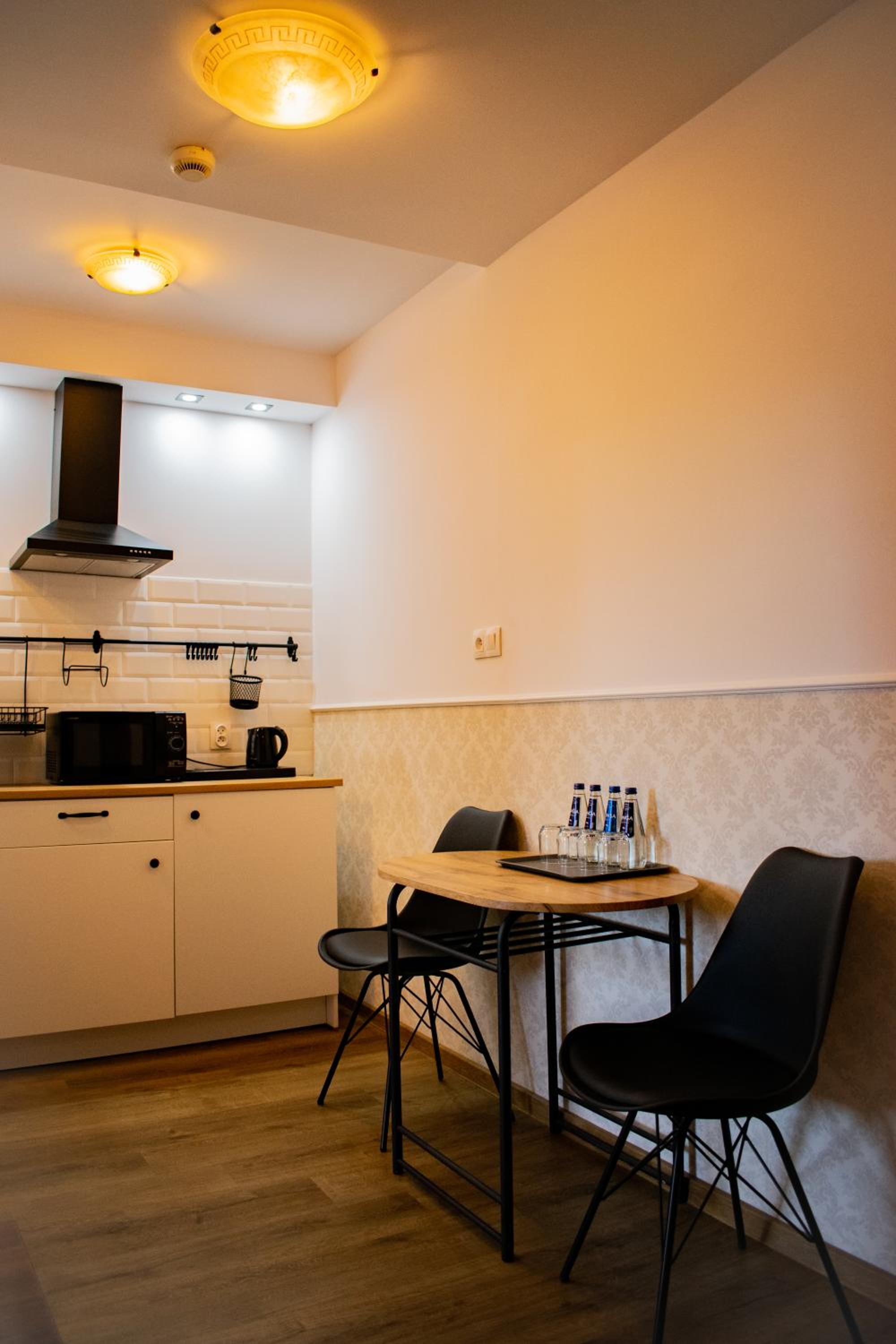 Standard Family Room - Photo 8