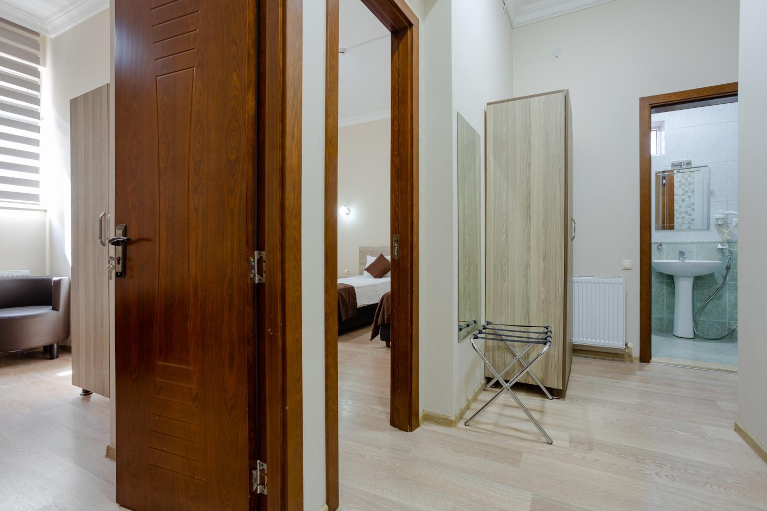 Studio Apartment photo 3