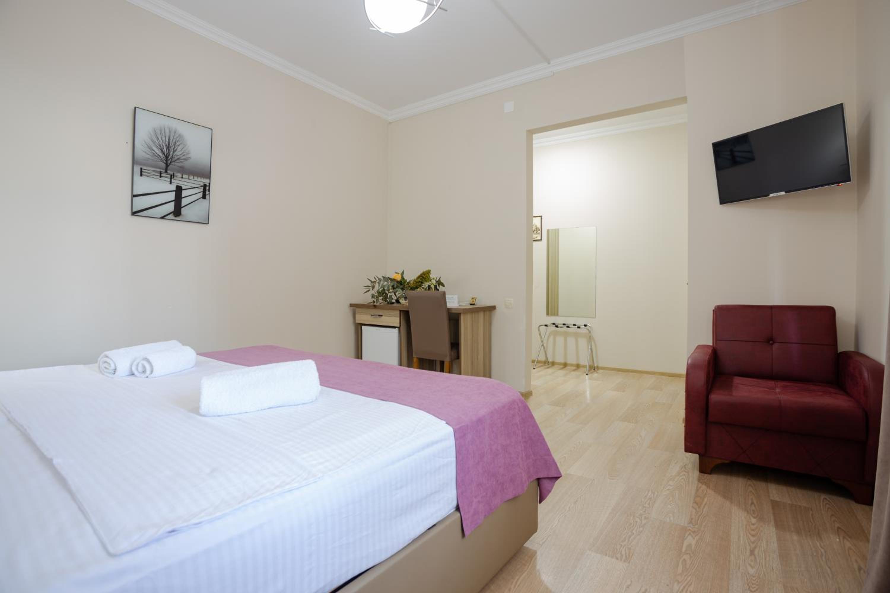 Double or Twin Room with Balcony photo 3