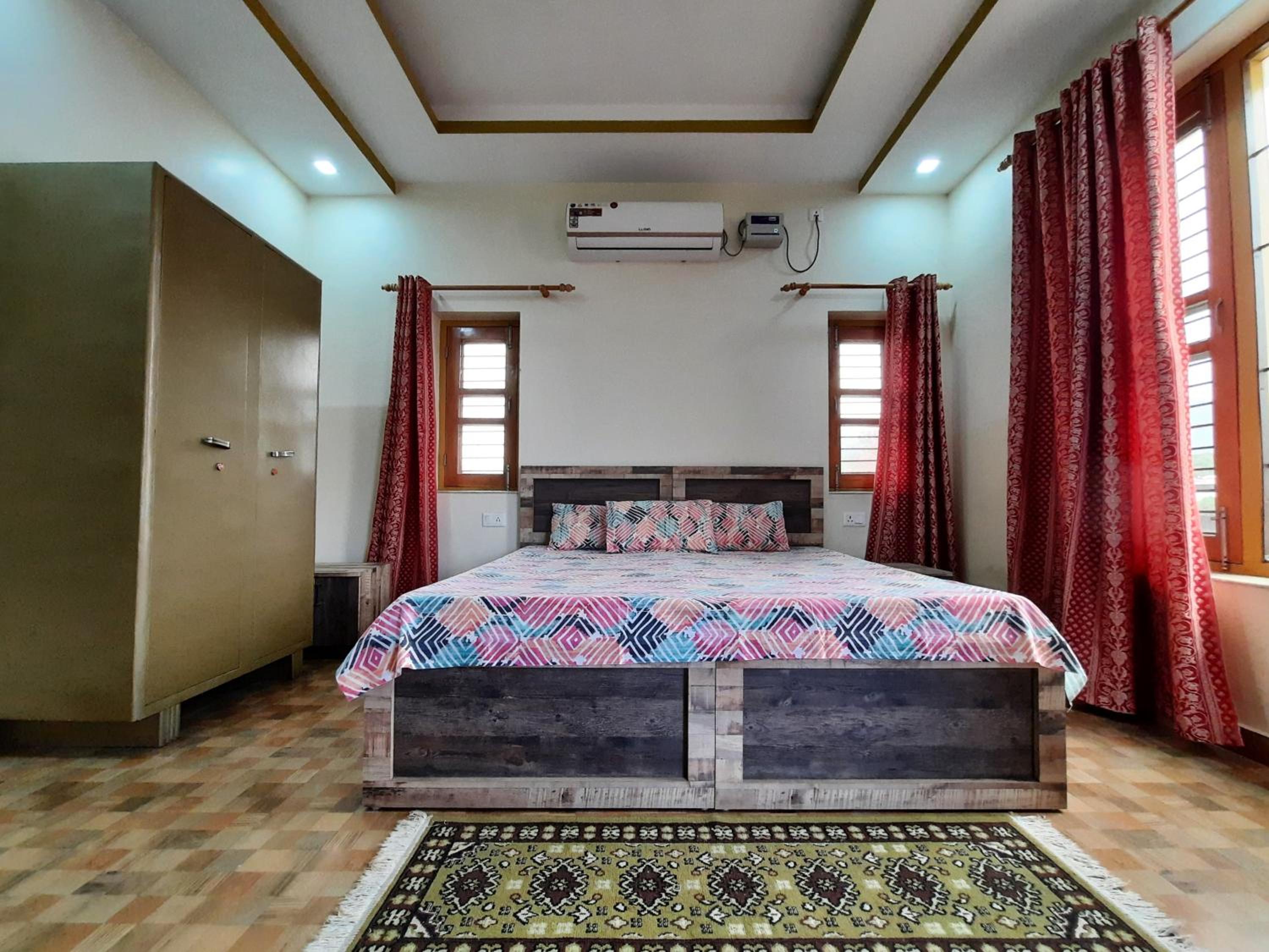 Deluxe Double Room with Balcony photo 1